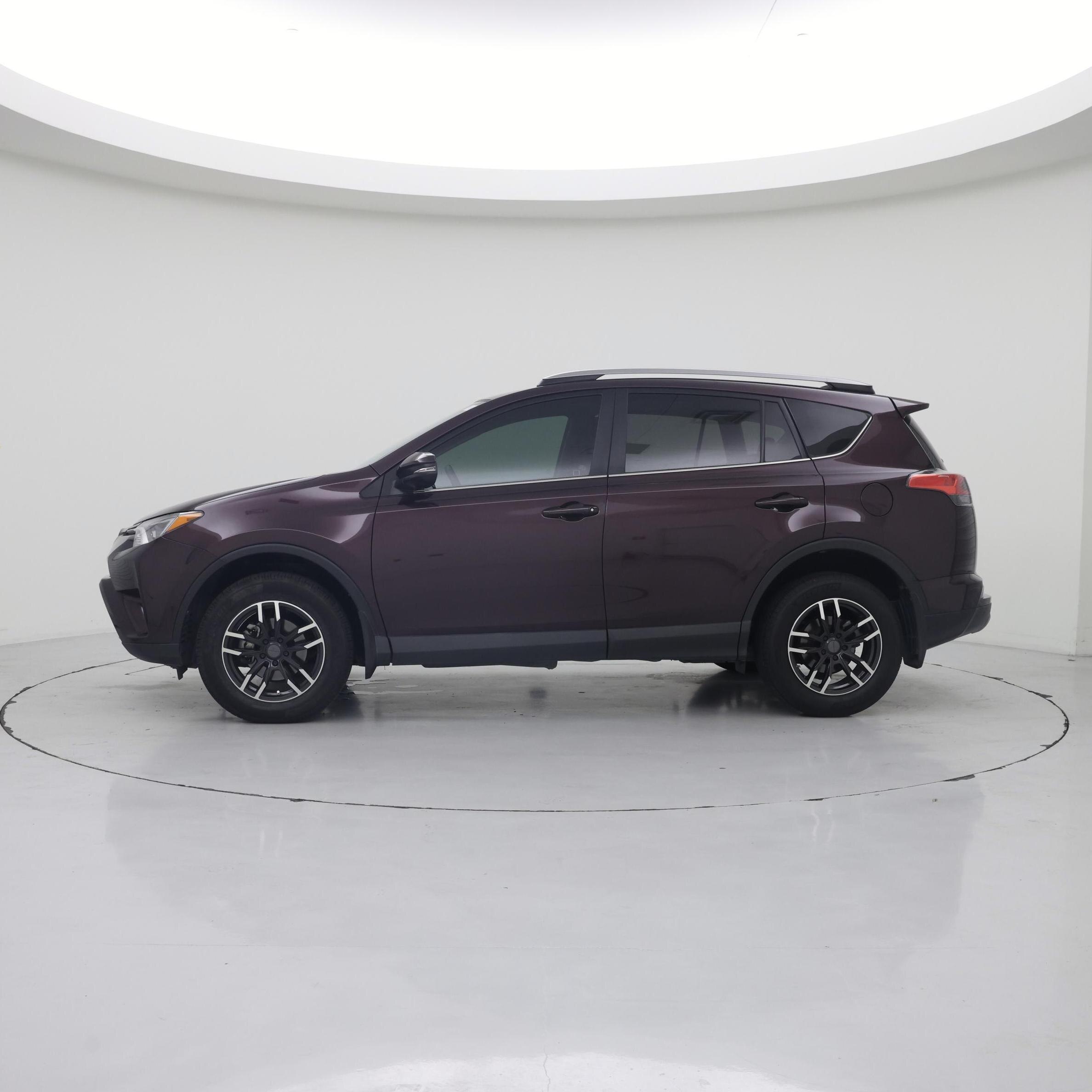 Thumbnail: 2018 Toyota RAV4 - 3