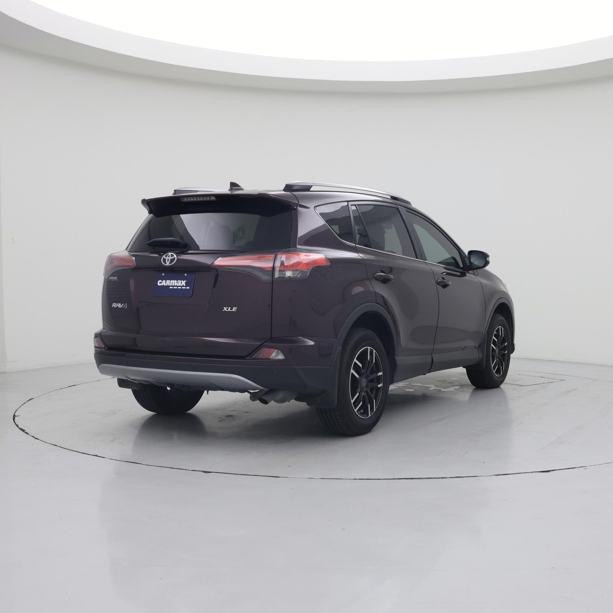 Thumbnail: 2018 Toyota RAV4 - 8