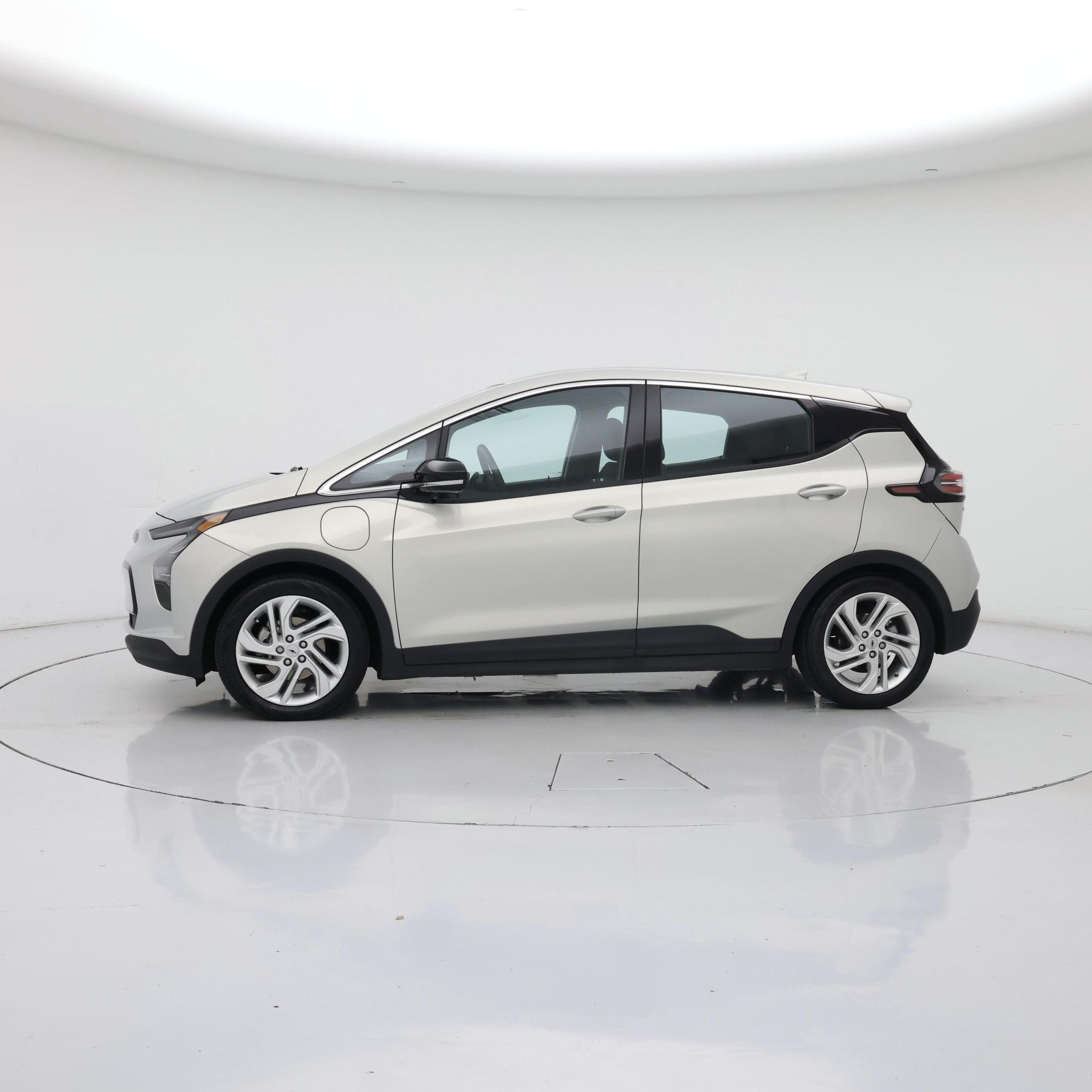 Thumbnail: 2023 Chevrolet Bolt EV - 3