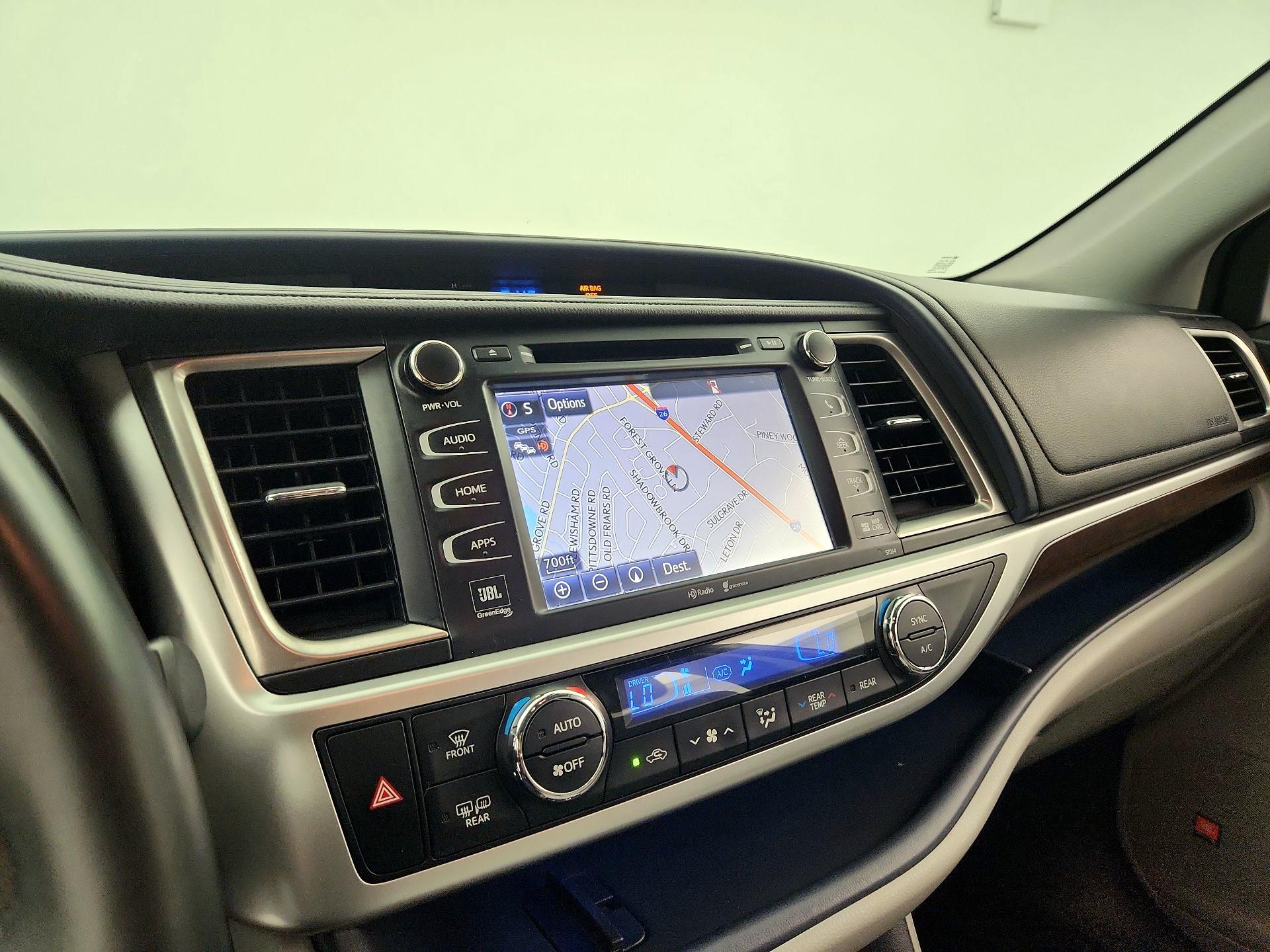 Thumbnail: 2015 Toyota Highlander - 14