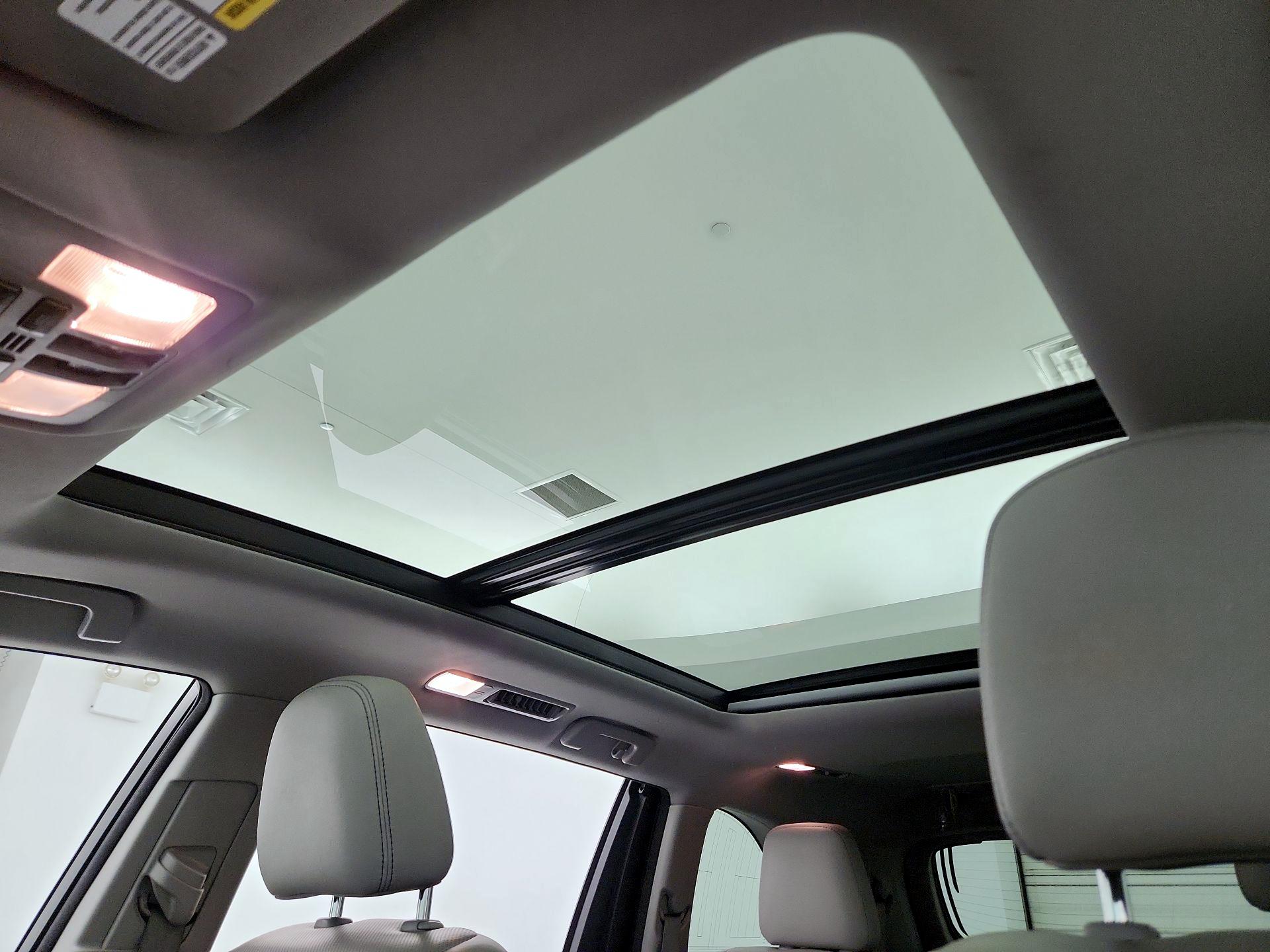 Thumbnail: 2015 Toyota Highlander - 20