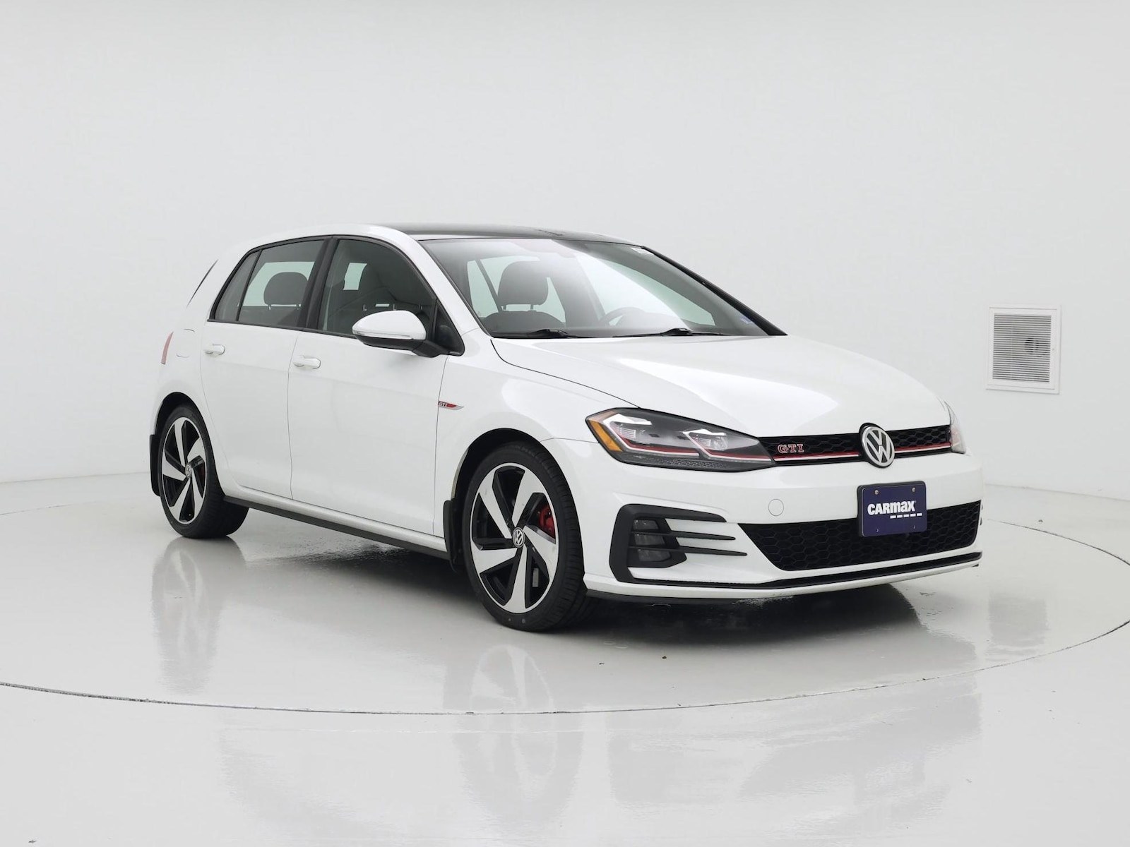 2019 Volkswagen Golf GTI SE - Photo 2