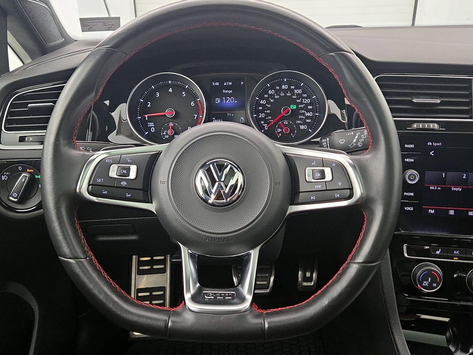 2019 Volkswagen Golf GTI SE - Photo 11