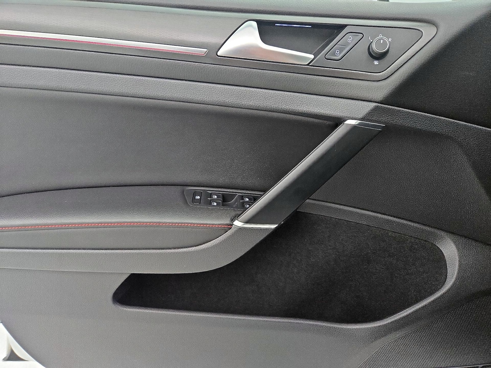 2019 Volkswagen Golf GTI SE - Photo 13