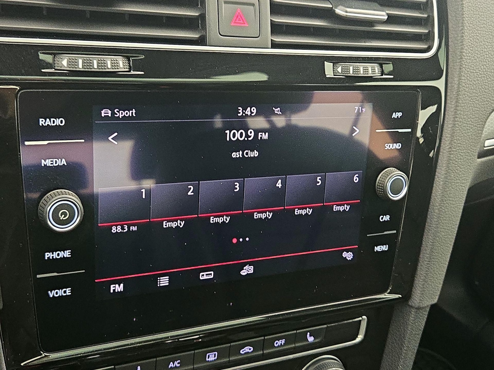 2019 Volkswagen Golf GTI SE - Photo 16