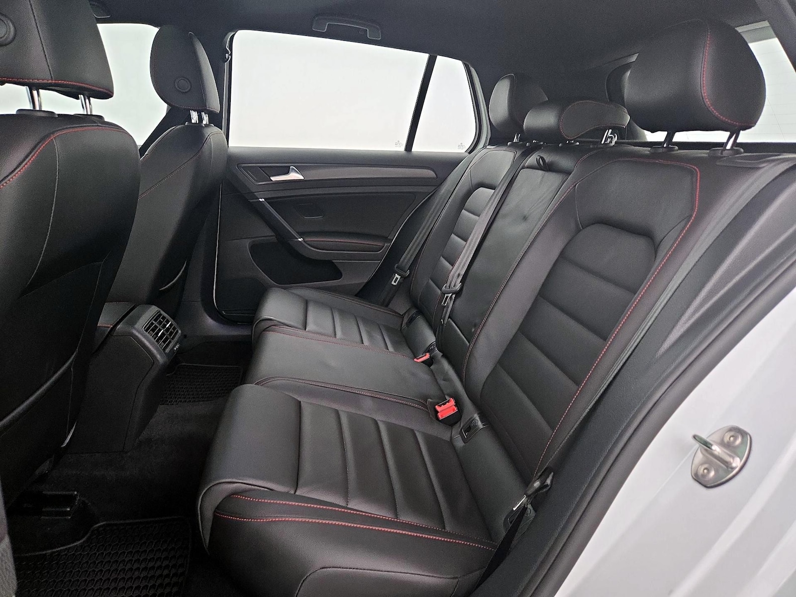 2019 Volkswagen Golf GTI SE - Photo 21