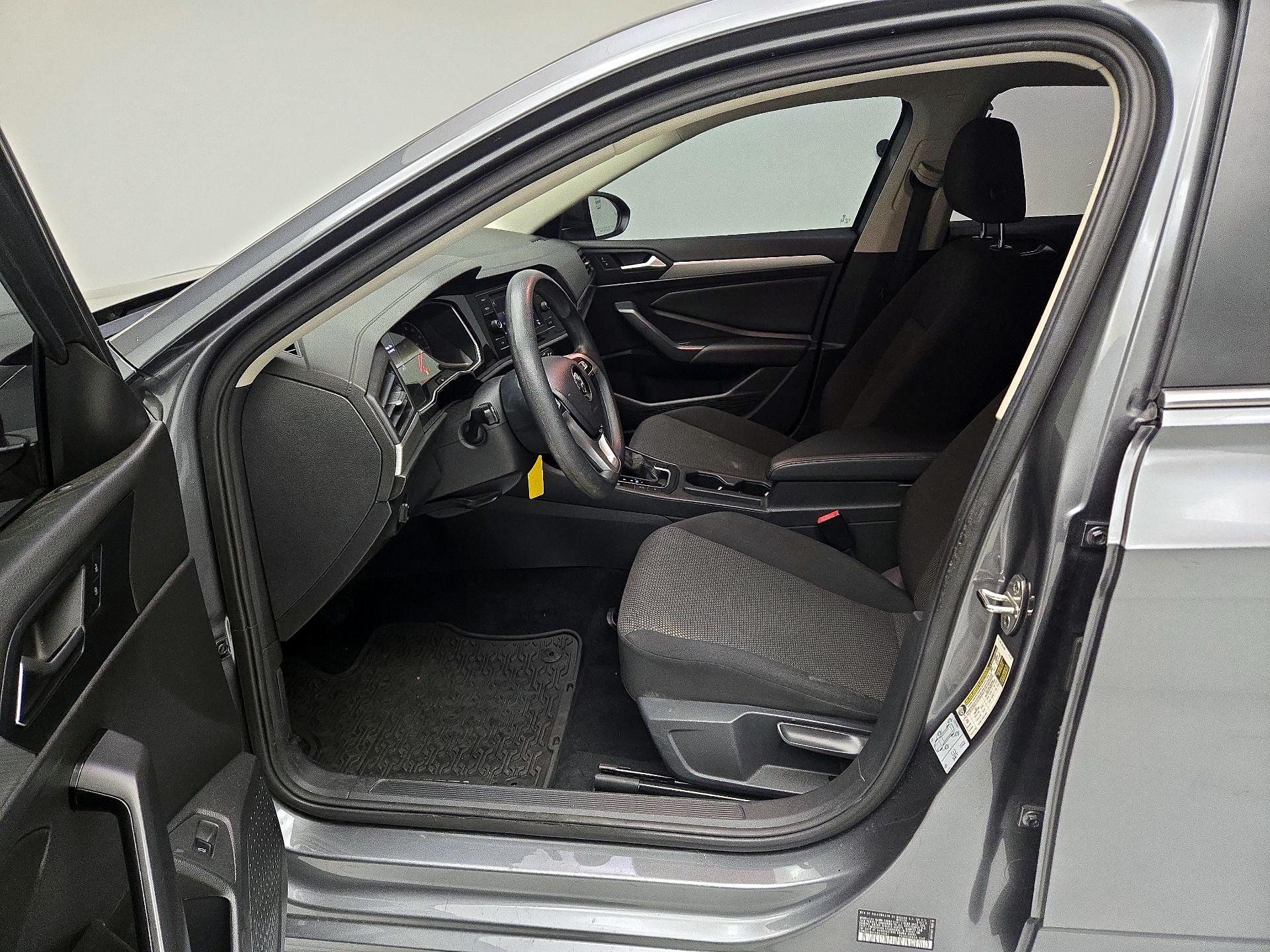 Thumbnail: 2019 Volkswagen Jetta - 9
