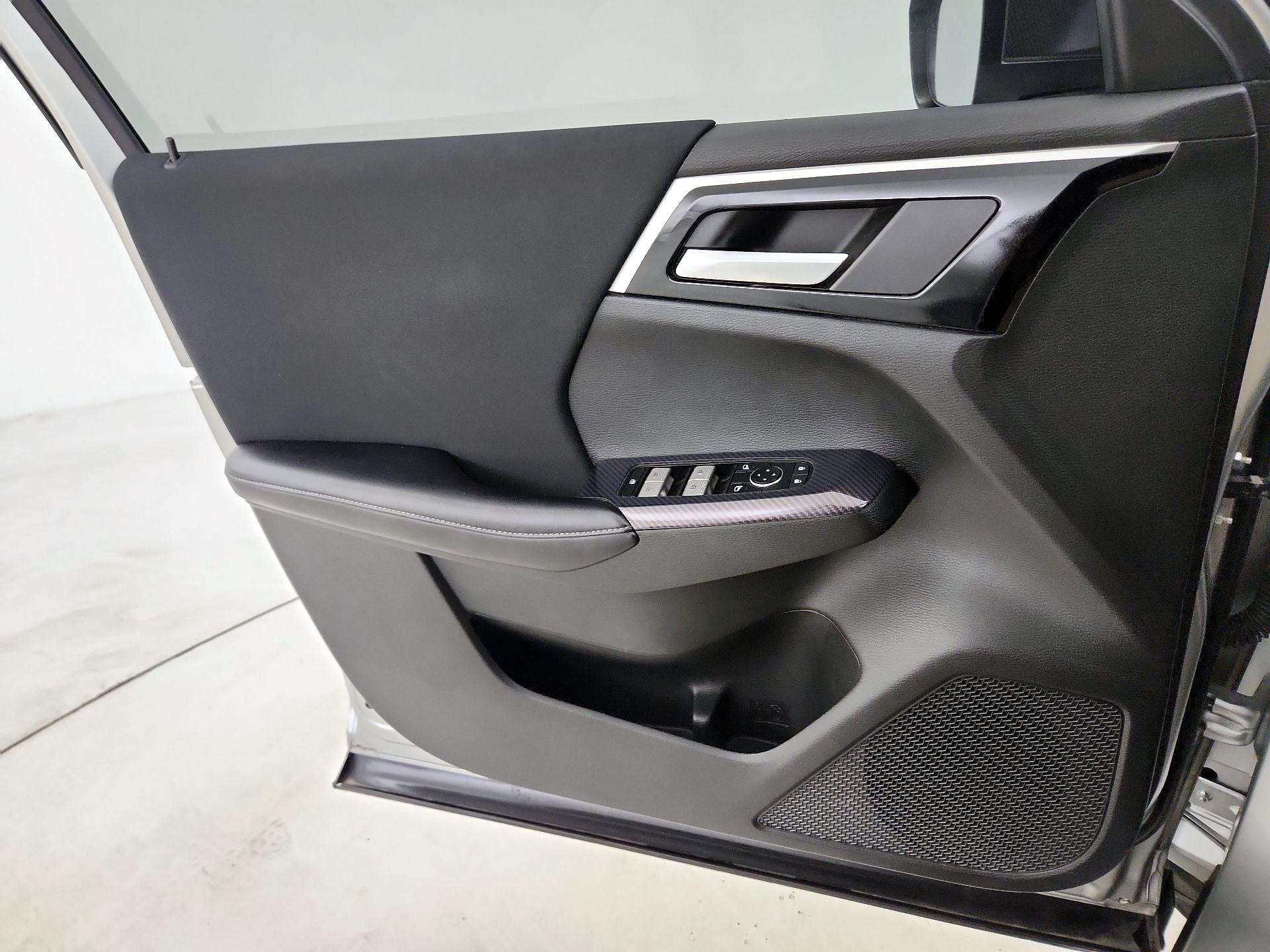 Thumbnail: 2022 Mitsubishi Outlander - 12