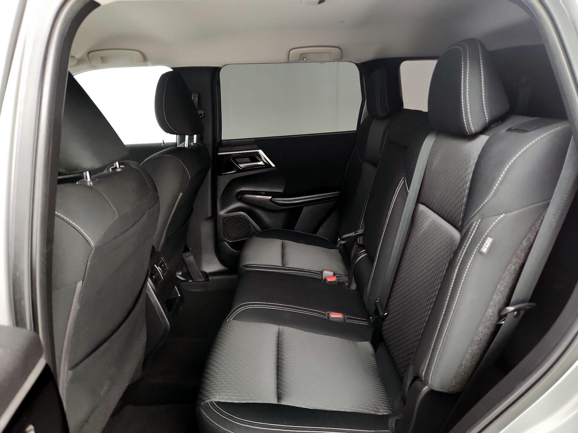 Thumbnail: 2022 Mitsubishi Outlander - 19