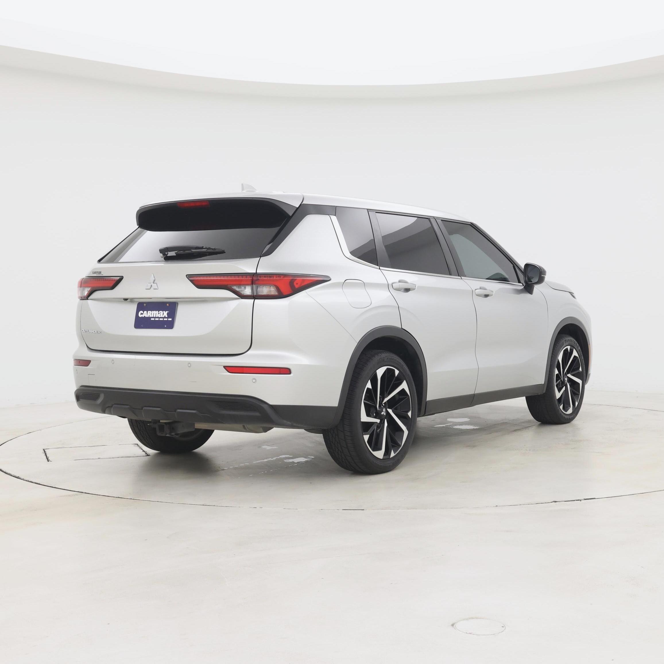 Thumbnail: 2022 Mitsubishi Outlander - 8