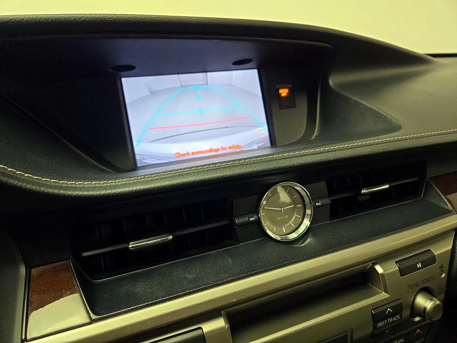 Thumbnail: 2014 Lexus ES - 15