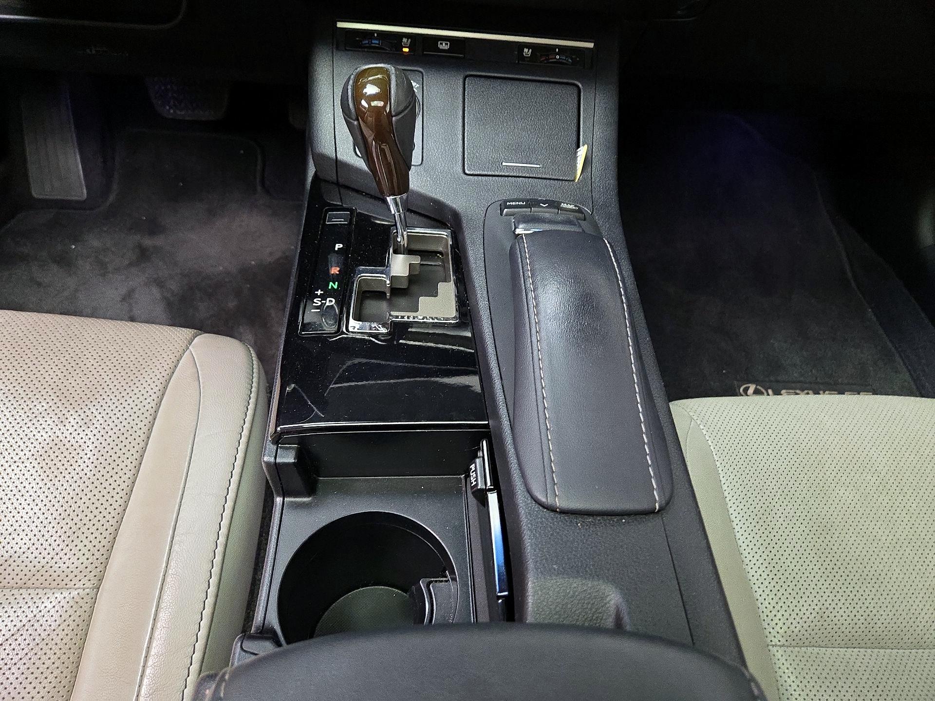 Thumbnail: 2014 Lexus ES - 18