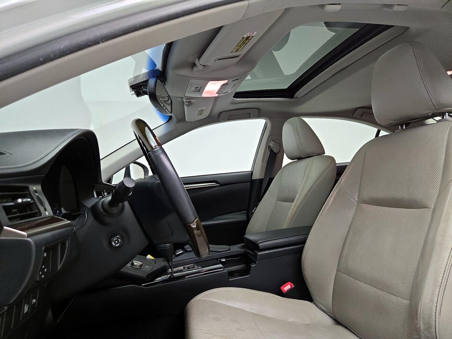 Thumbnail: 2014 Lexus ES - 20