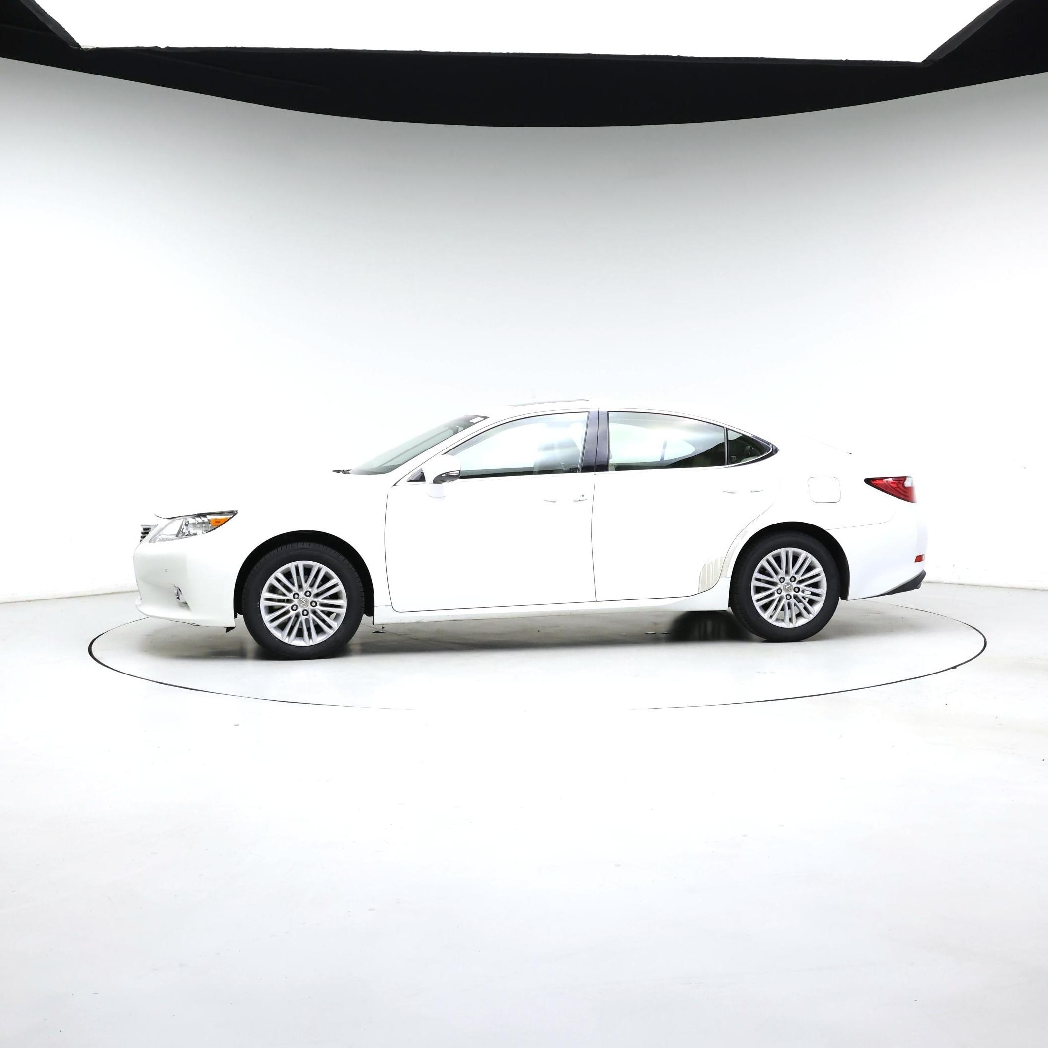 Thumbnail: 2014 Lexus ES - 3