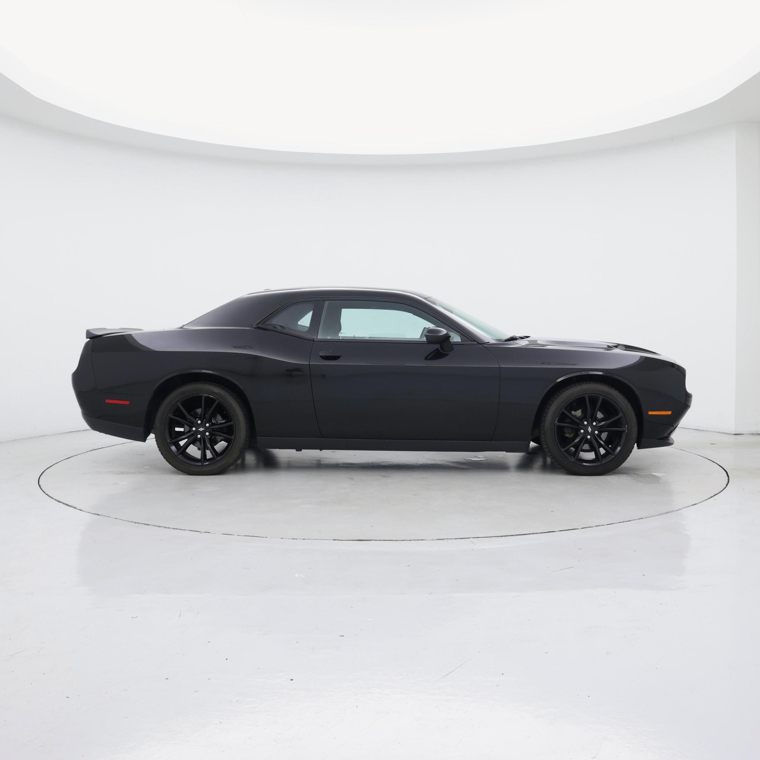 Thumbnail: 2017 Dodge Challenger - 7
