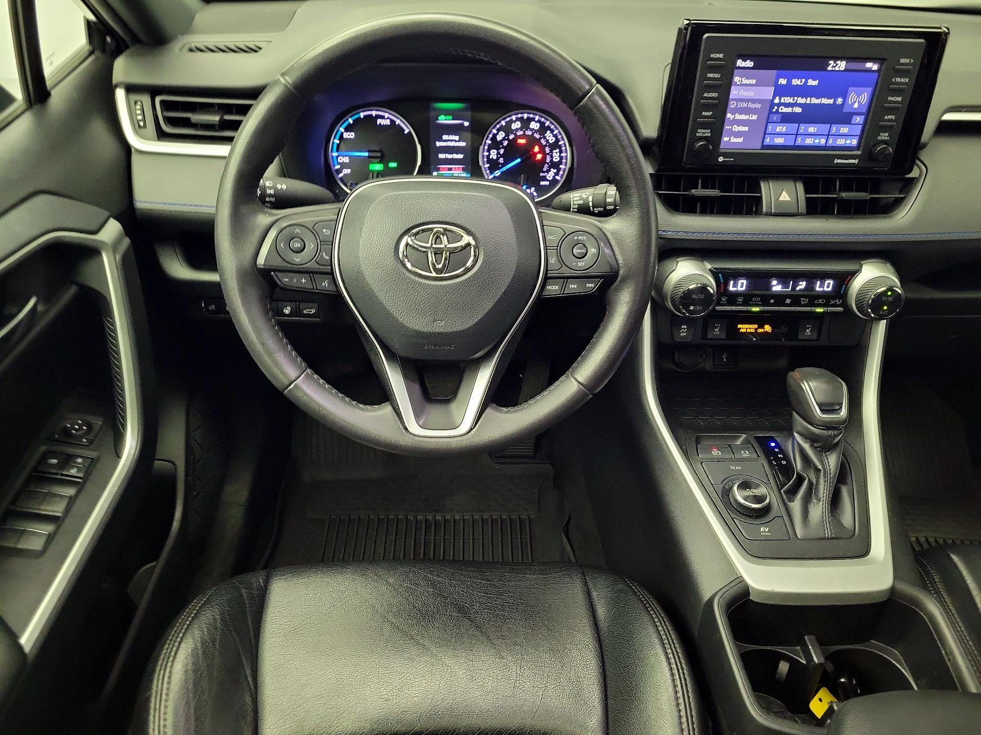 Thumbnail: 2022 Toyota RAV4 - 10