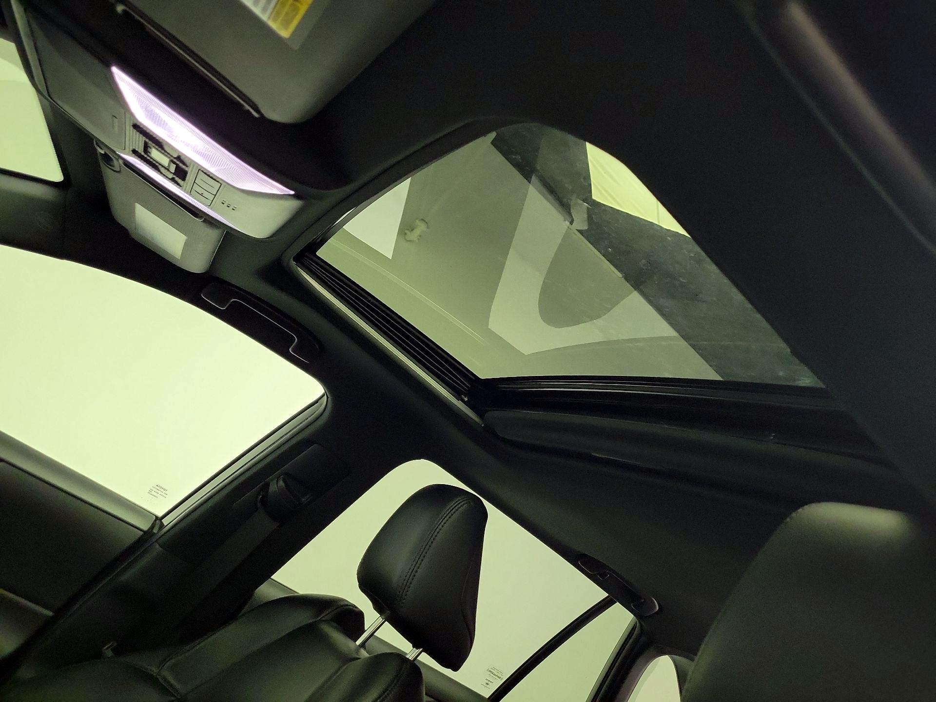 Thumbnail: 2022 Toyota RAV4 - 19