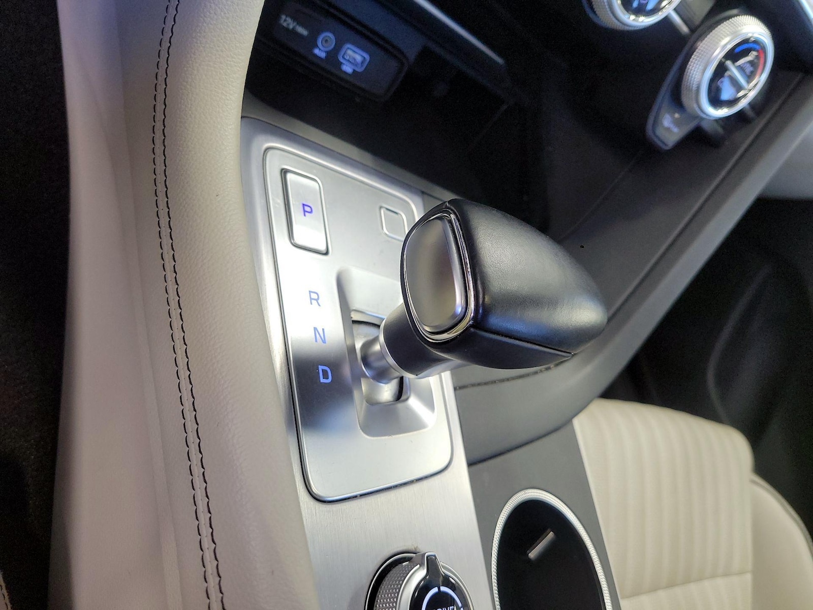 2020 GENESIS G70 Standard - Photo 19