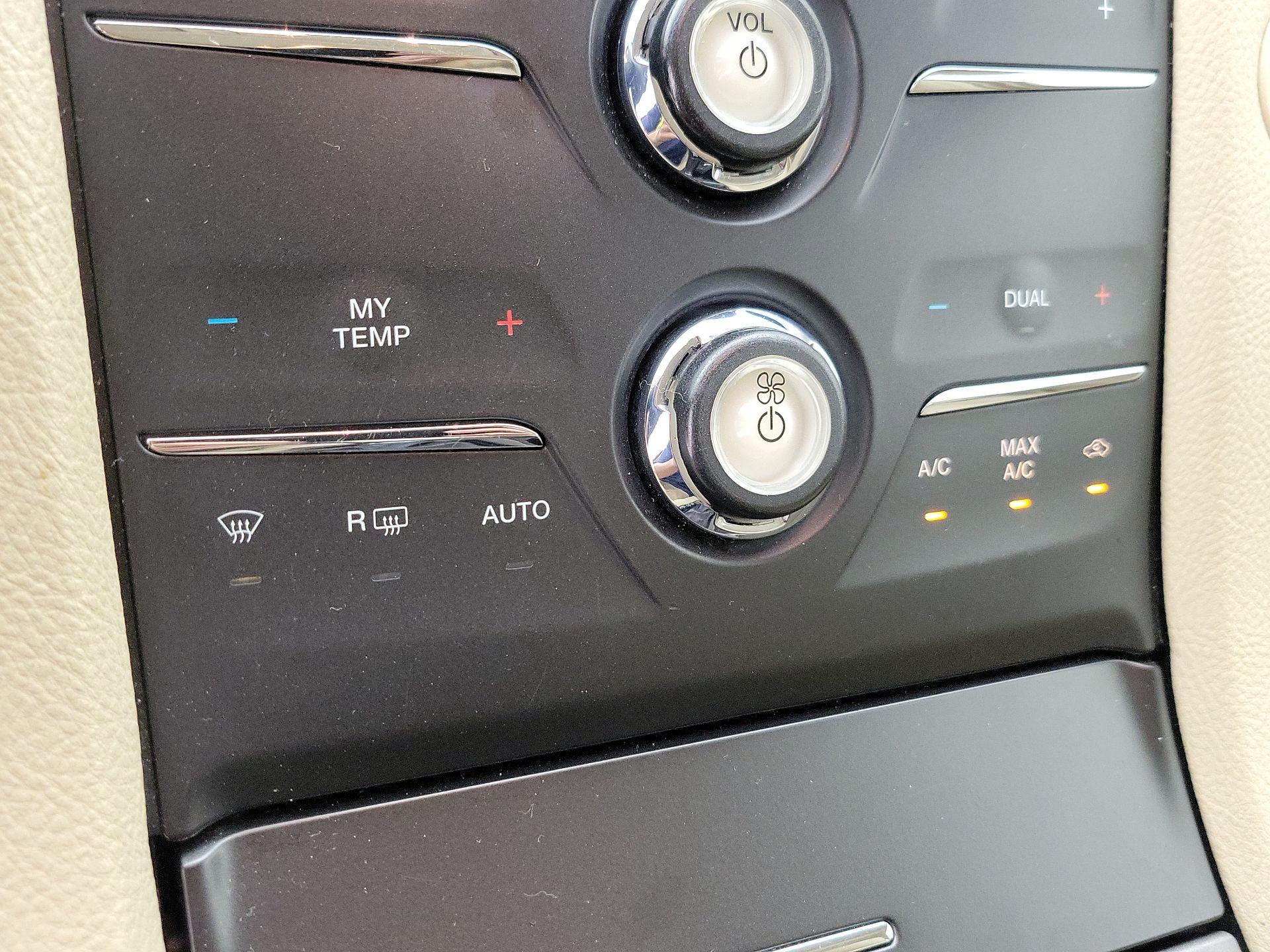 Thumbnail: 2018 Ford Taurus - 17
