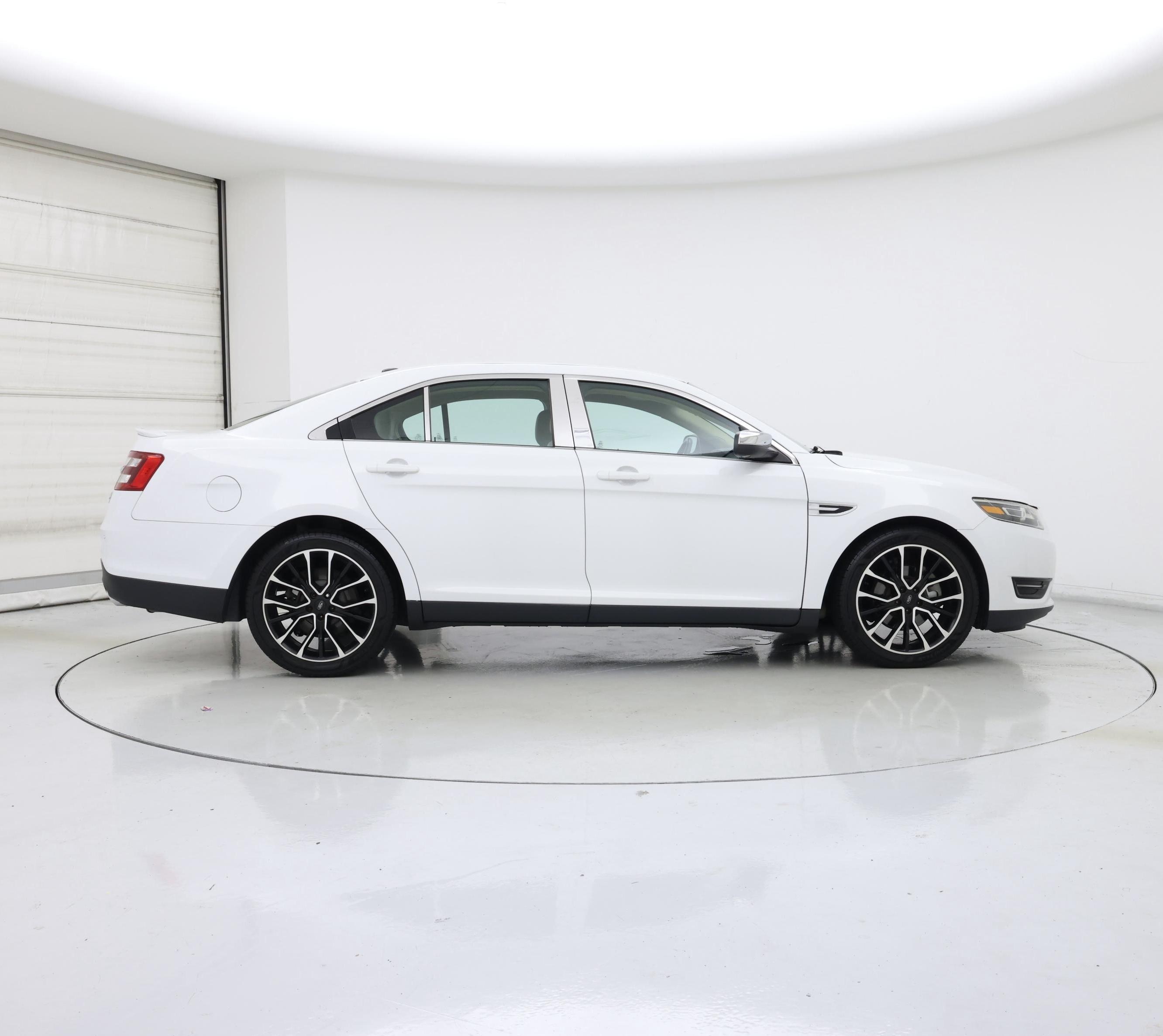Thumbnail: 2018 Ford Taurus - 7