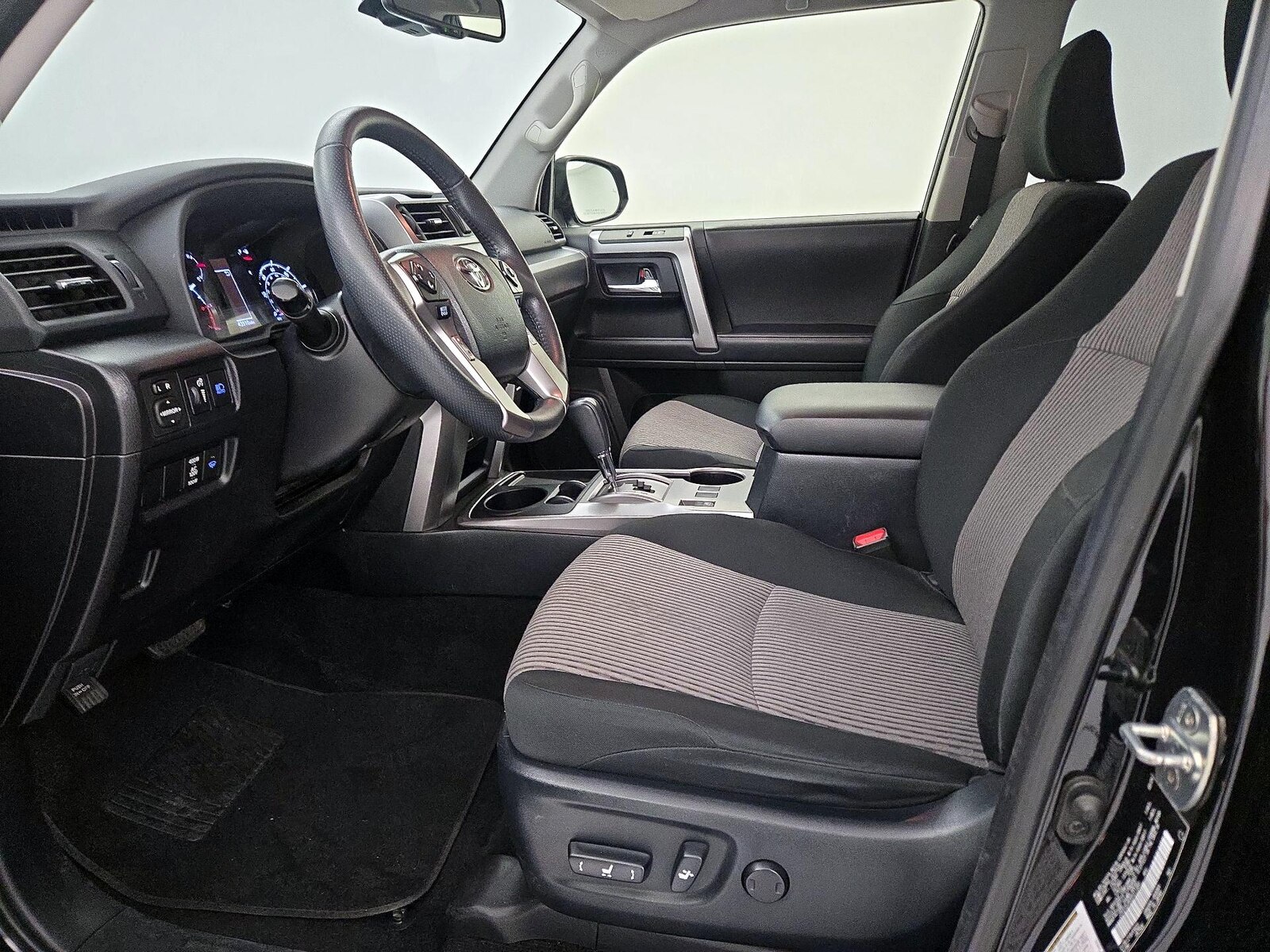 Power Seat(s) & Side Airbags