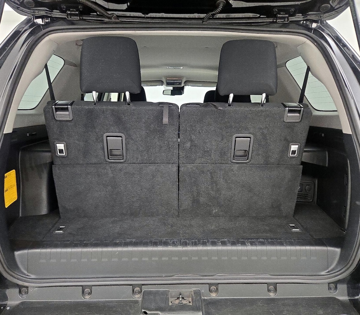 Trunk/Cargo (Seats Up)