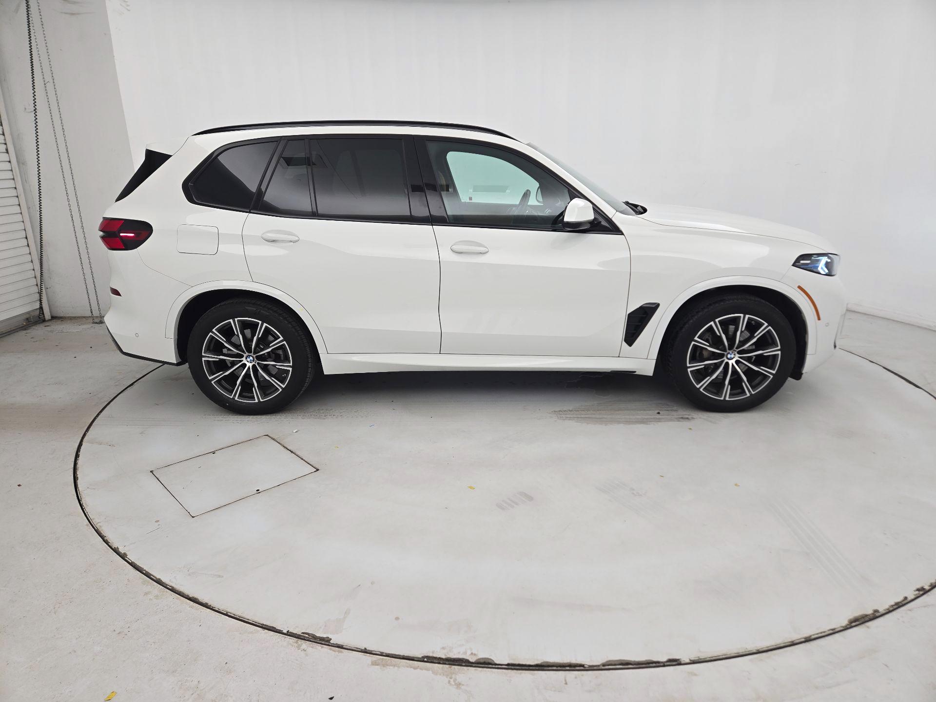 Thumbnail: 2024 BMW X5 - 4