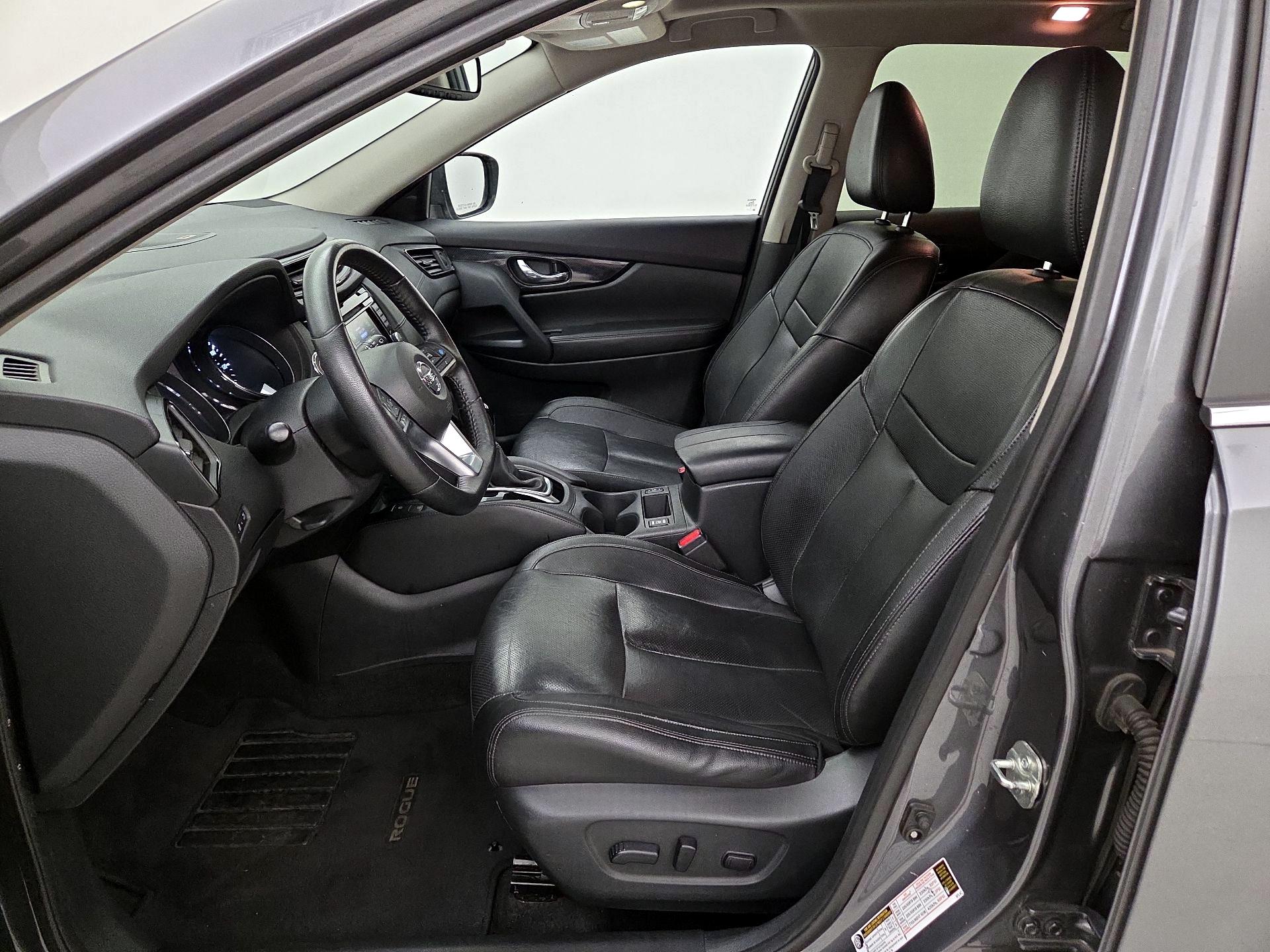 Thumbnail: 2019 Nissan Rogue - 11
