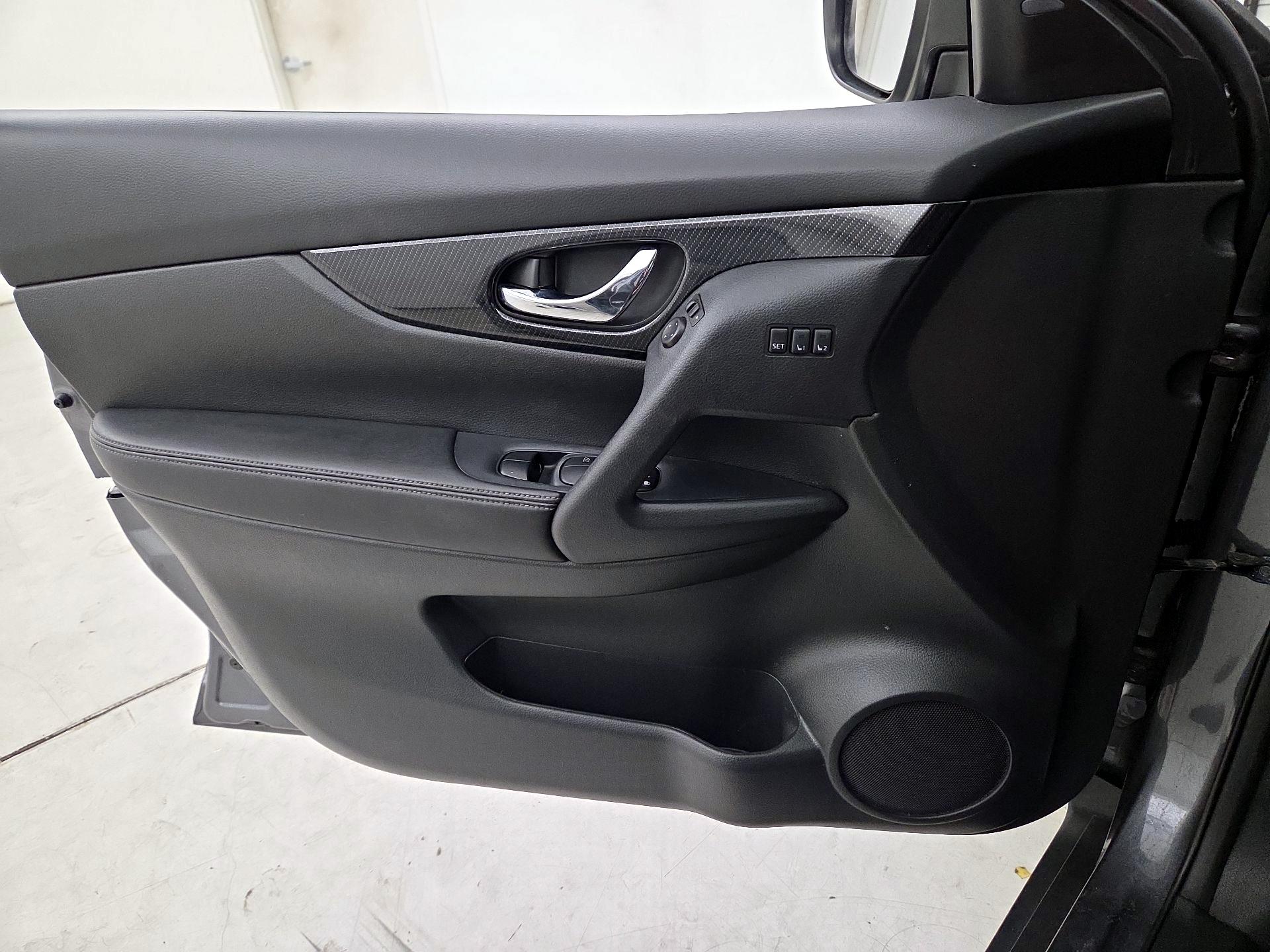 Thumbnail: 2019 Nissan Rogue - 12