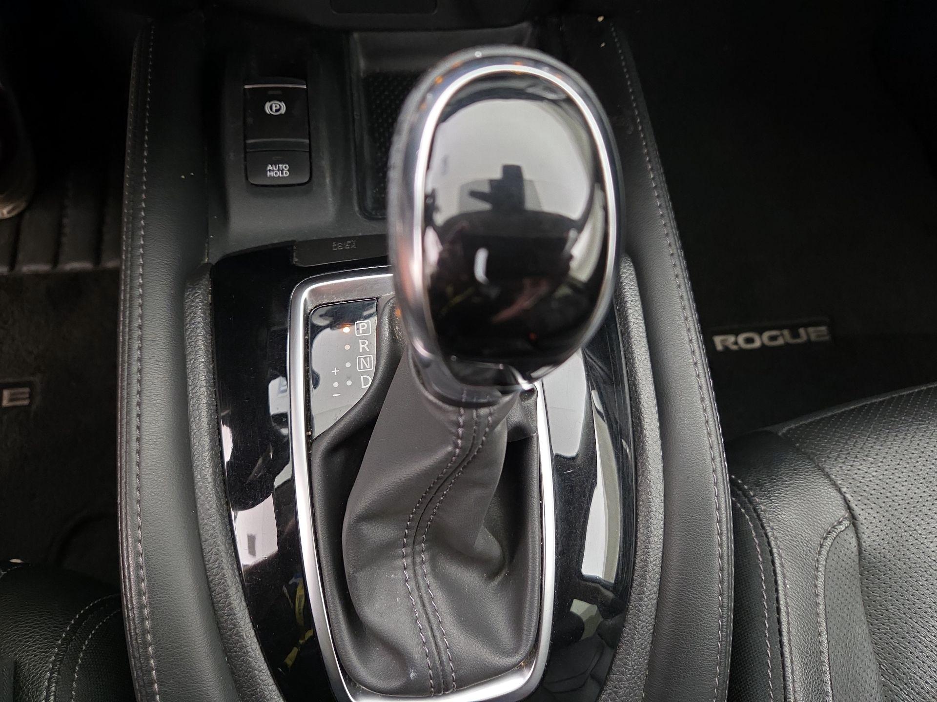 Thumbnail: 2019 Nissan Rogue - 16