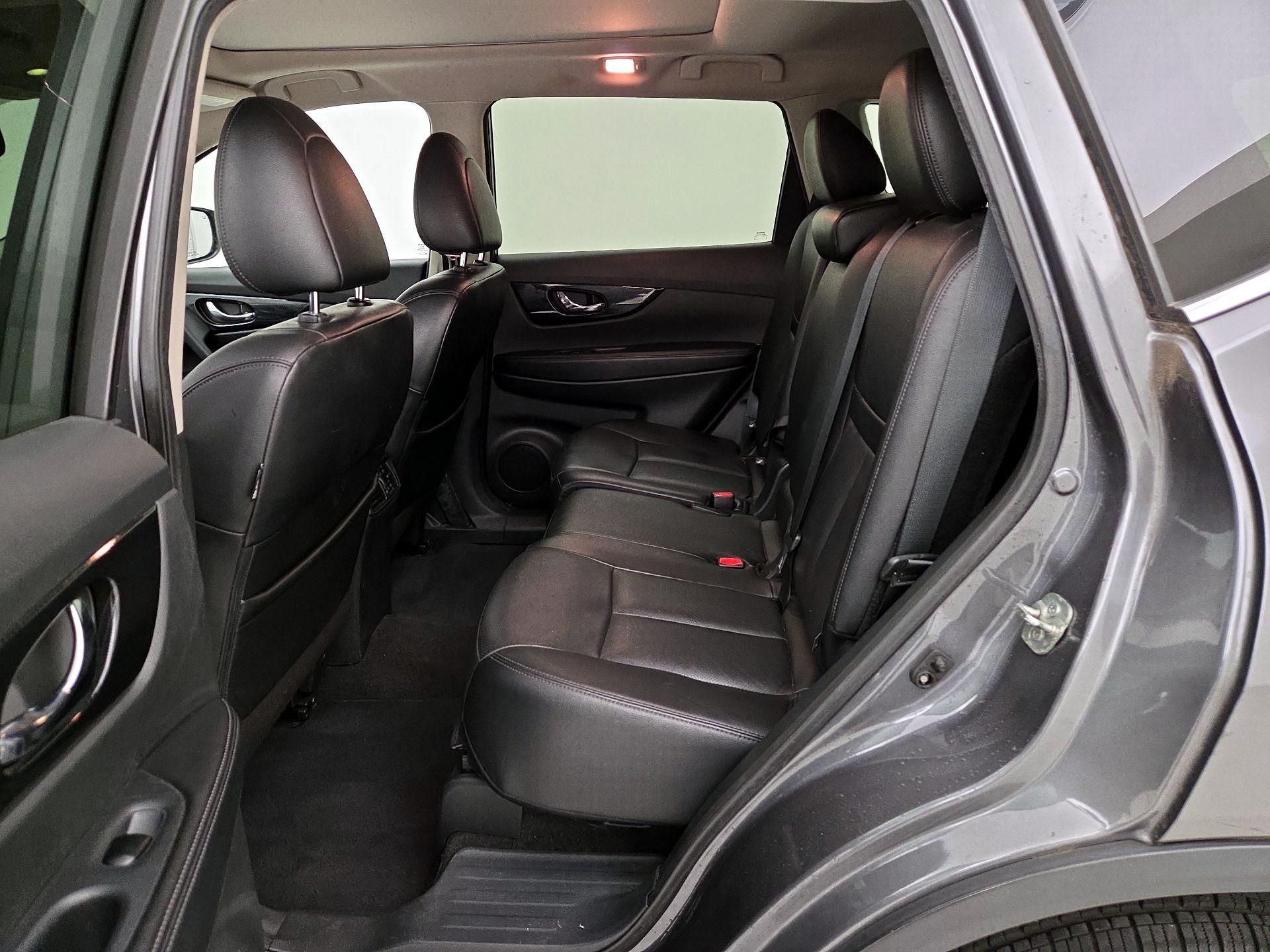Thumbnail: 2019 Nissan Rogue - 18