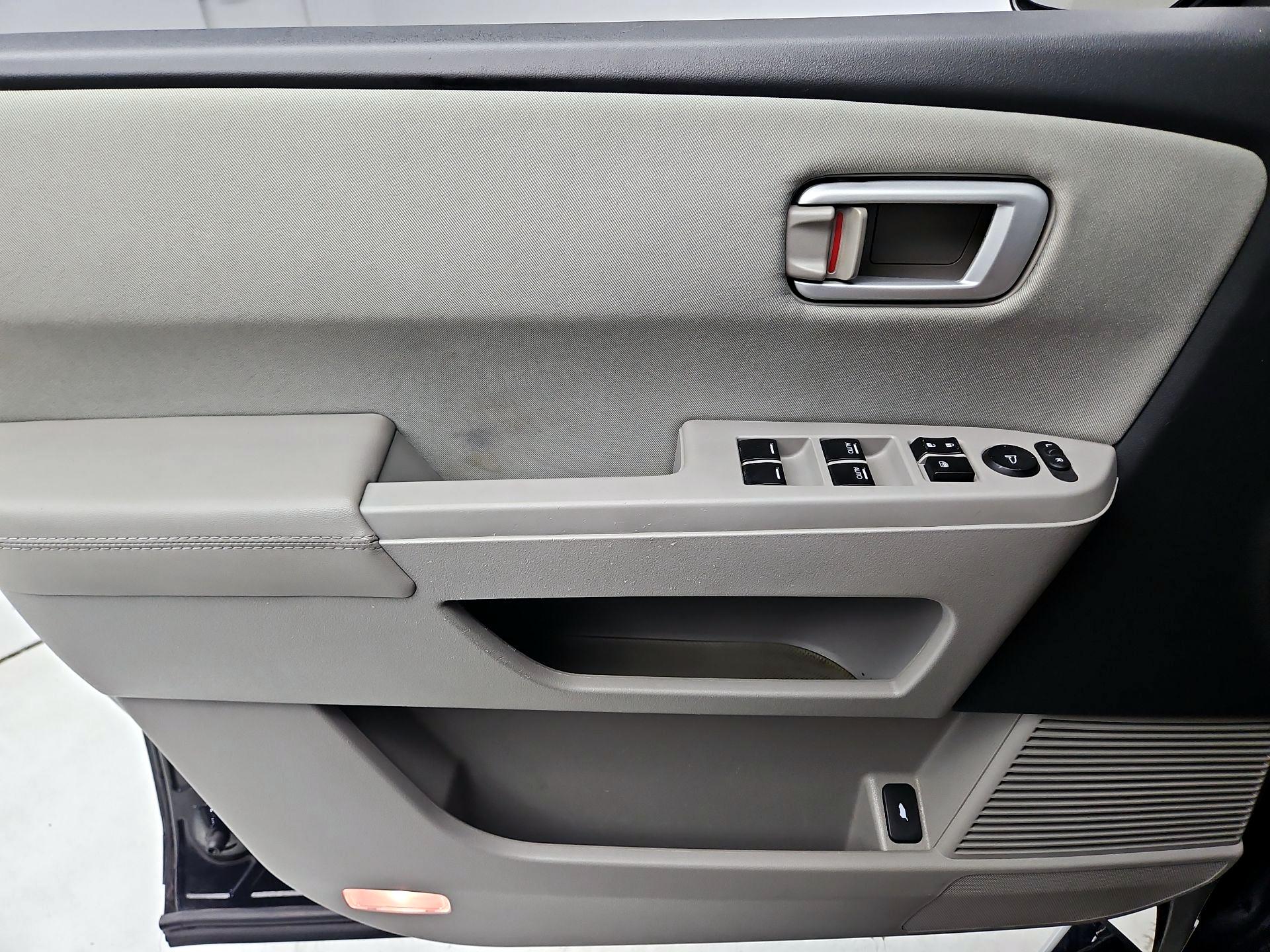 Thumbnail: 2015 Honda Pilot - 12