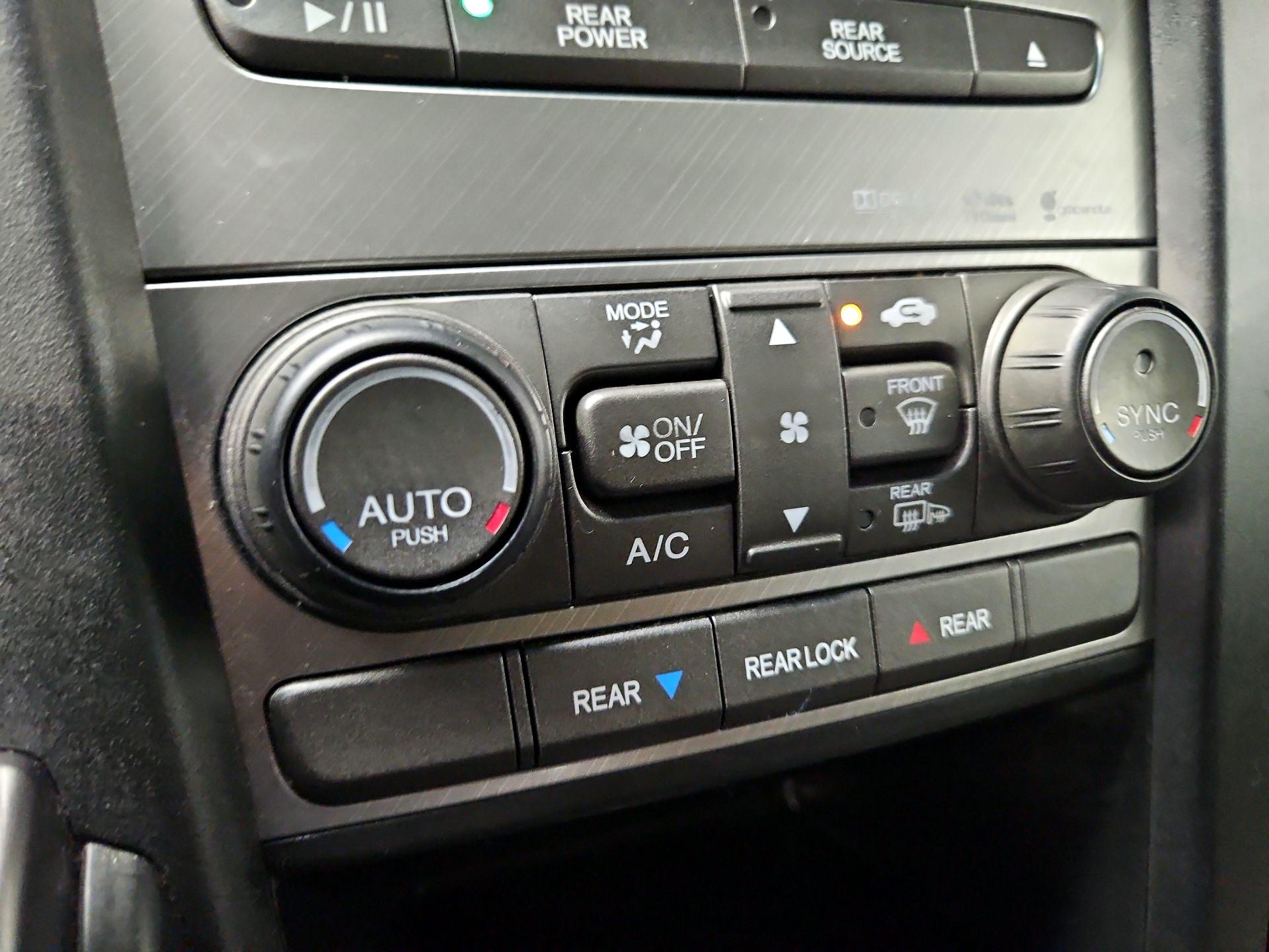 Thumbnail: 2015 Honda Pilot - 16