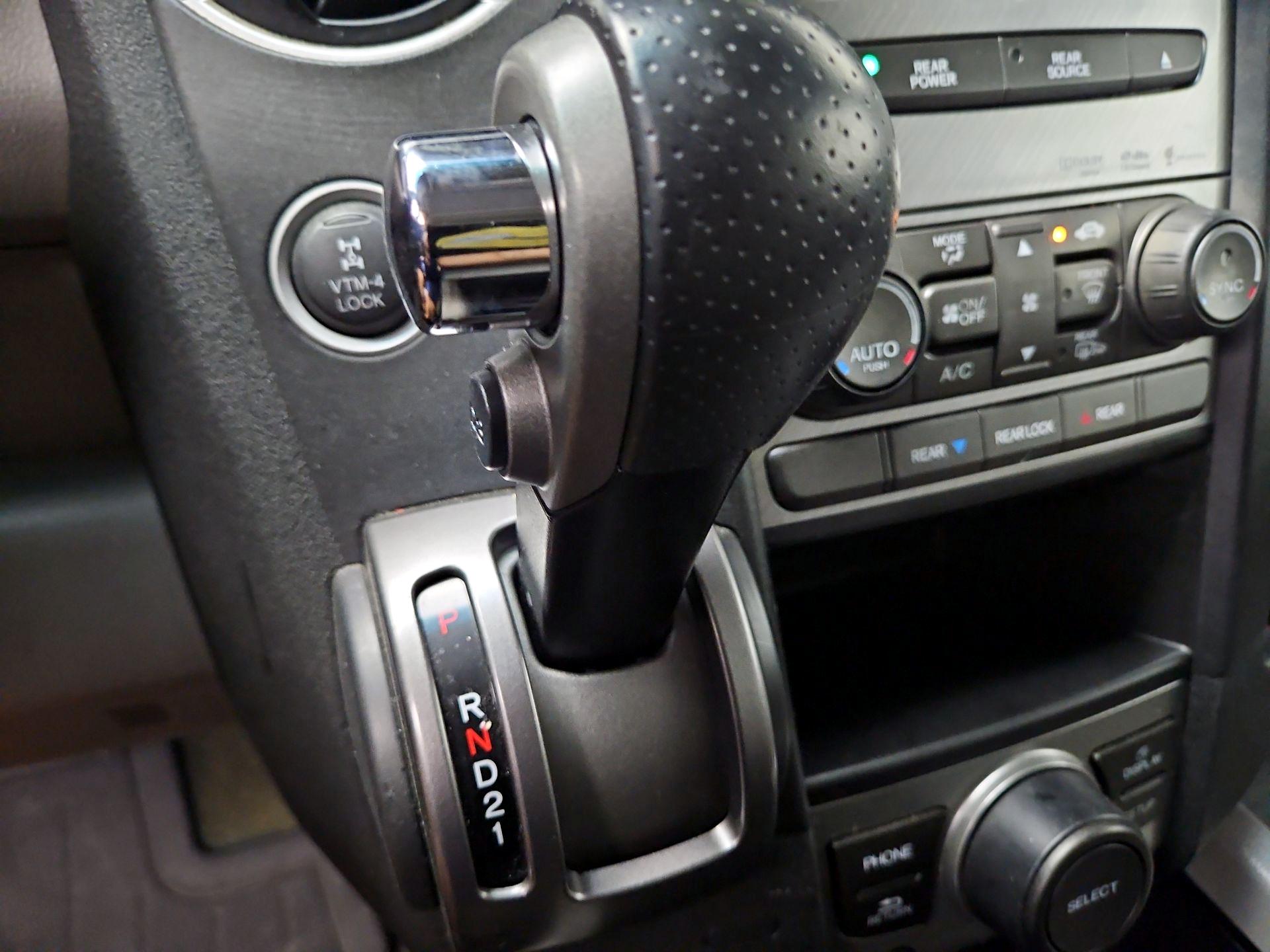 Thumbnail: 2015 Honda Pilot - 17