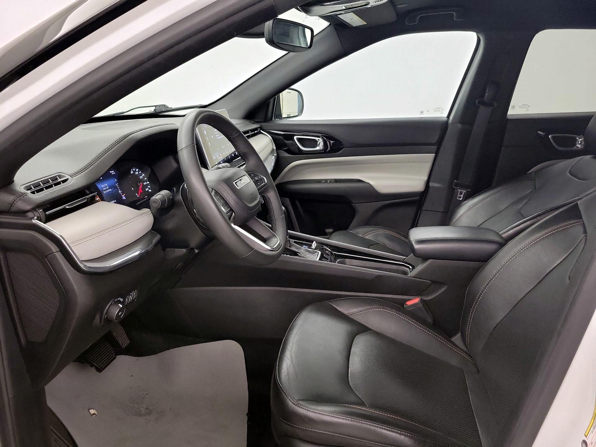 Thumbnail: 2023 Jeep Compass - 11