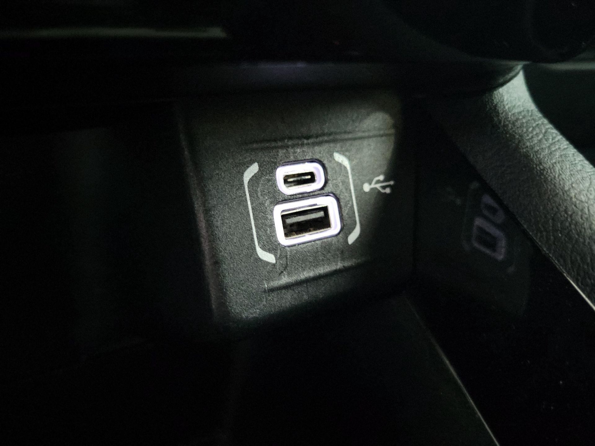 Thumbnail: 2023 Jeep Compass - 18