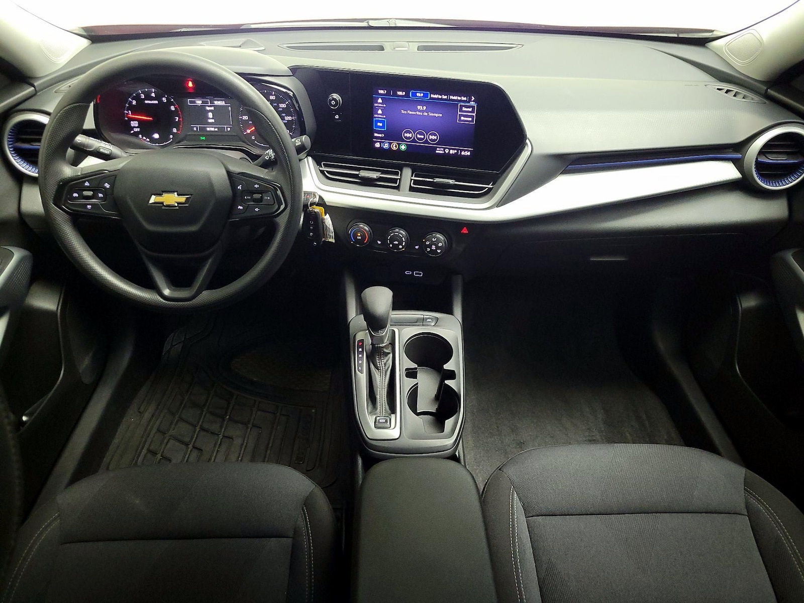 2024 Chevrolet Trax LS - Photo 10