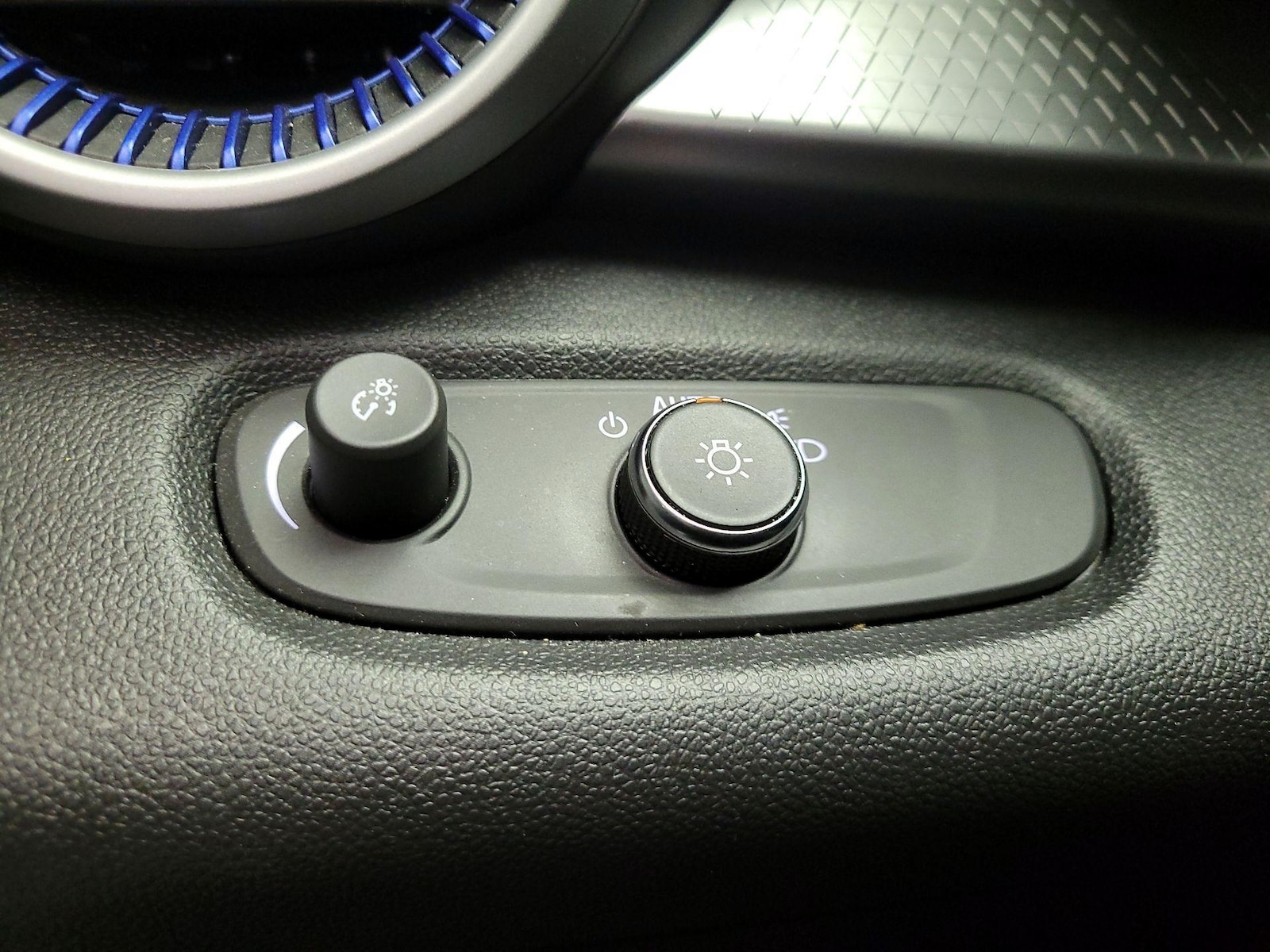2024 Chevrolet Trax LS - Photo 14