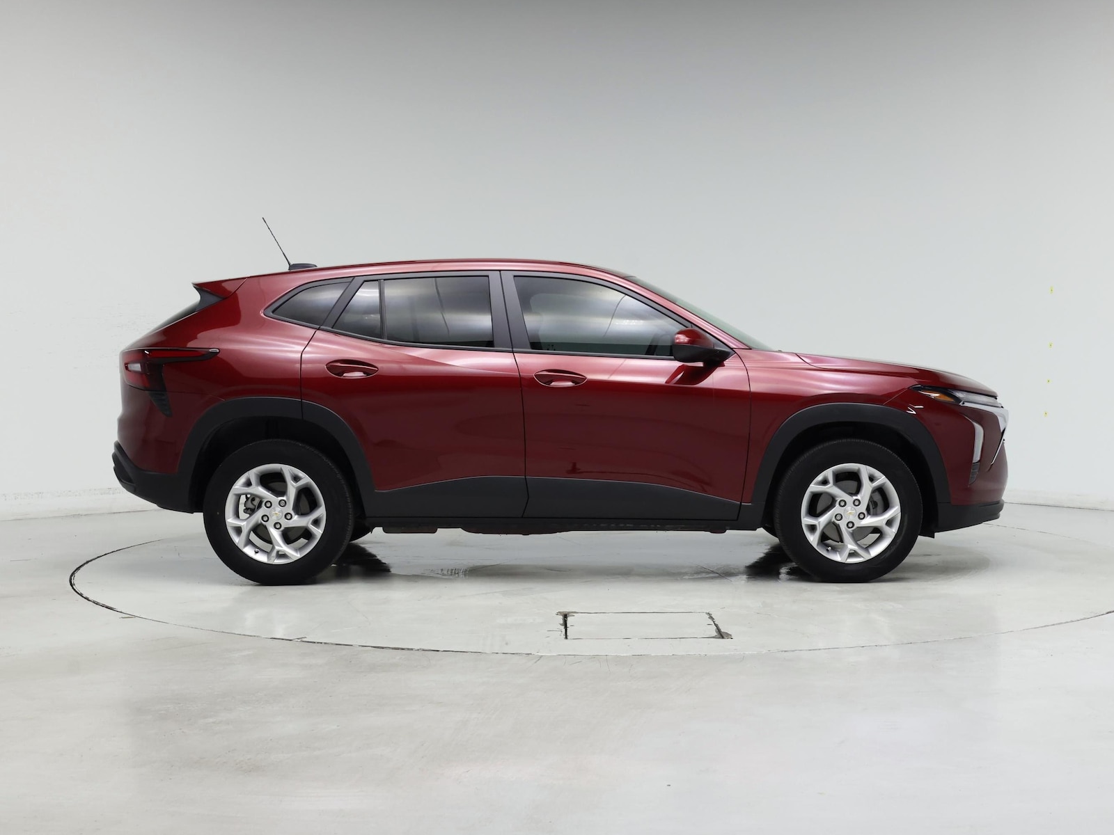 2024 Chevrolet Trax LS - Photo 8