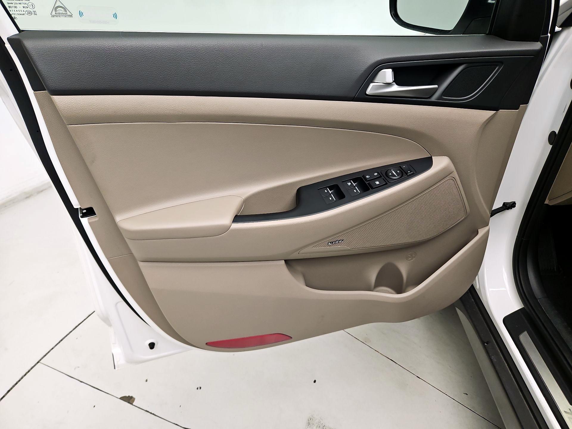 Thumbnail: 2021 Hyundai Tucson - 12