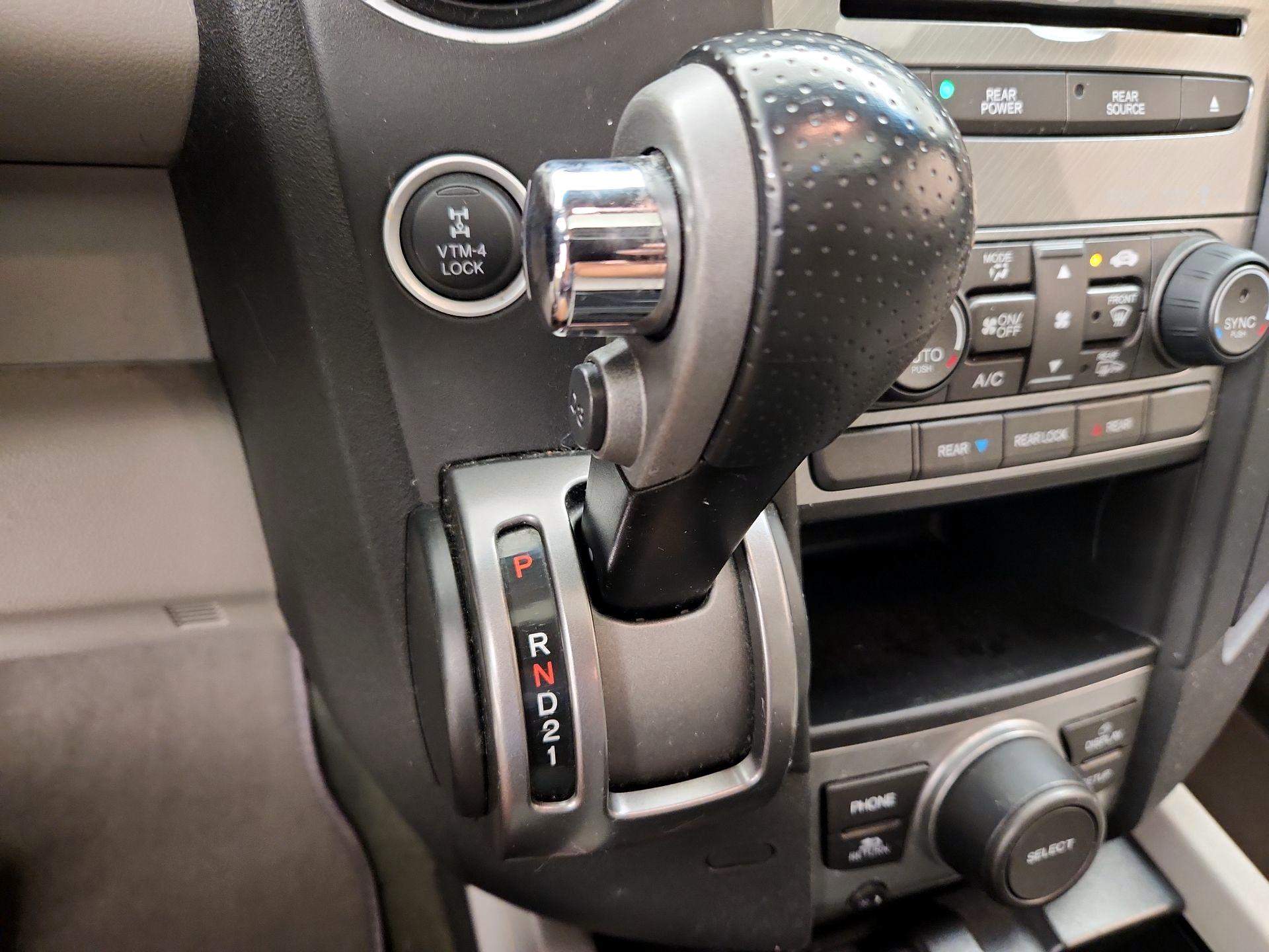 Thumbnail: 2015 Honda Pilot - 18