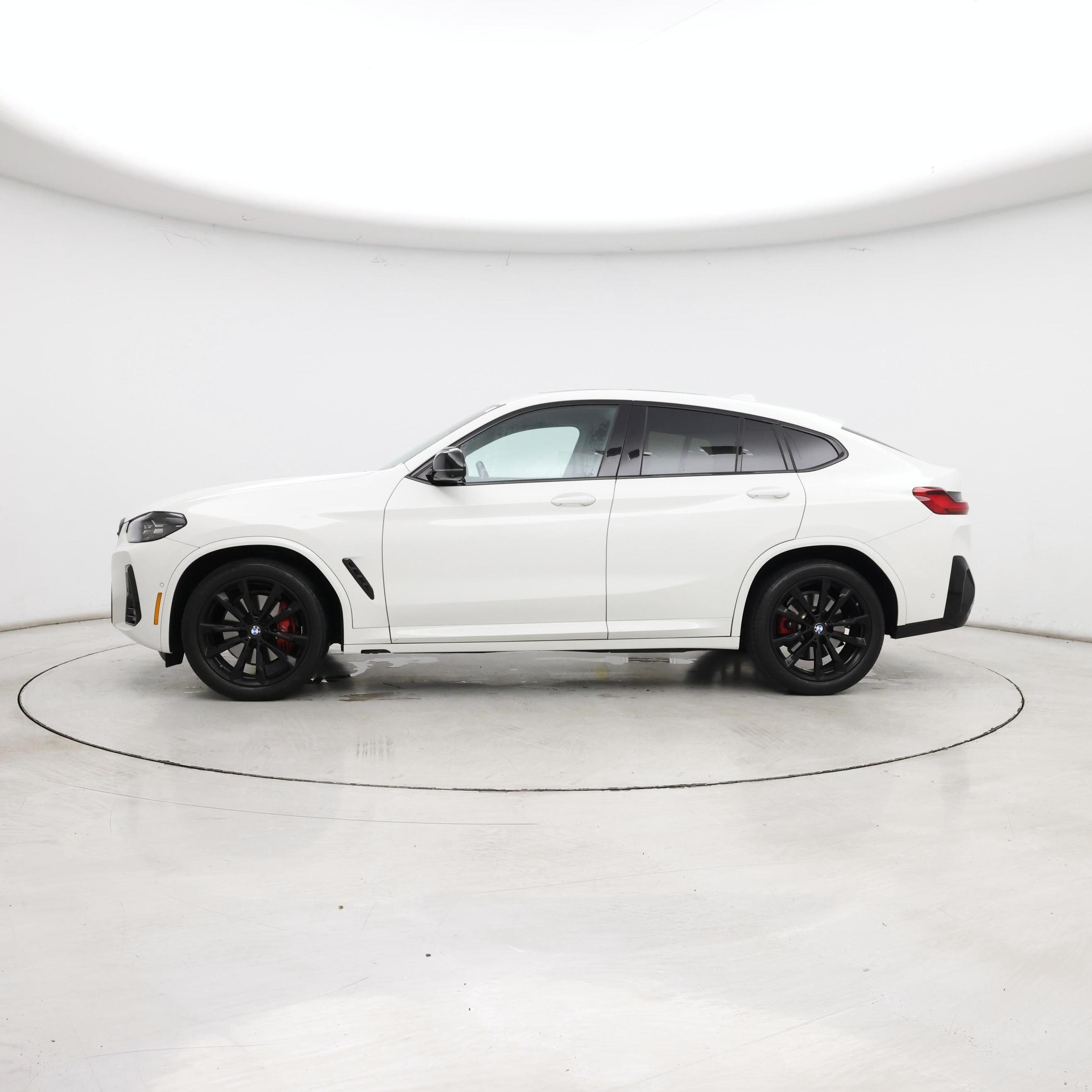 Thumbnail: 2023 BMW X4 - 3