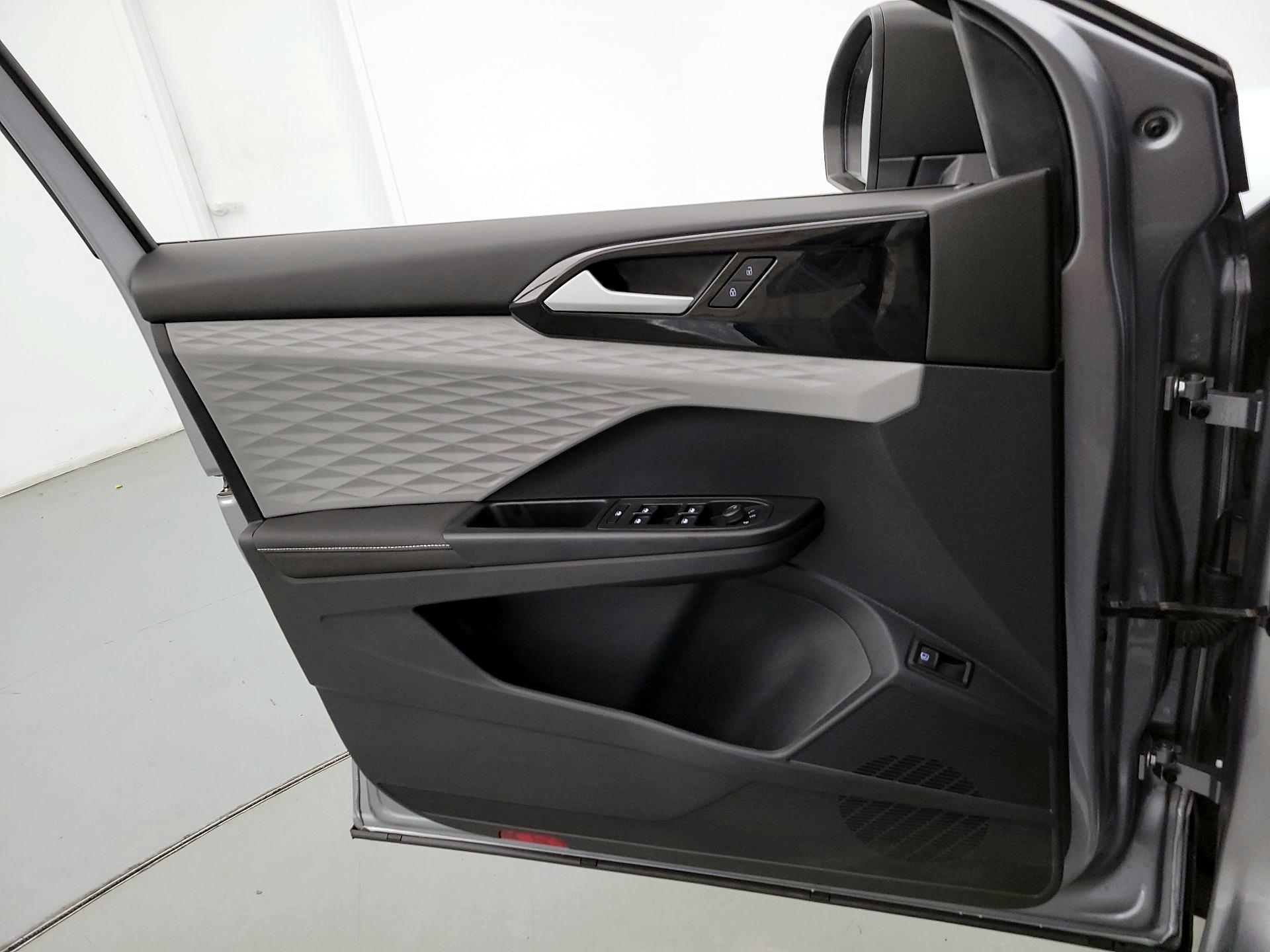 Thumbnail: 2024 Volkswagen Taos - 12