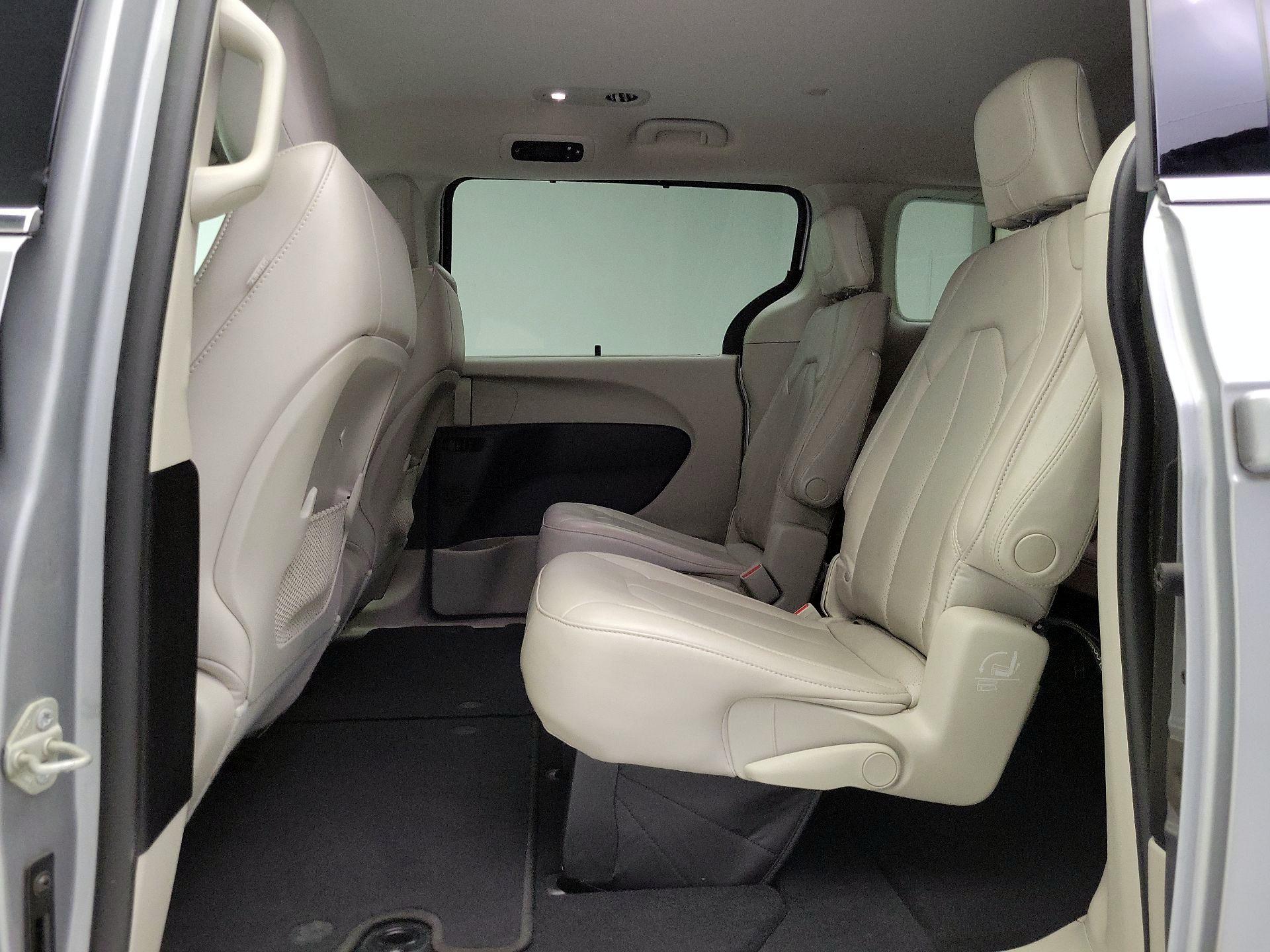Thumbnail: 2021 Chrysler Voyager - 19