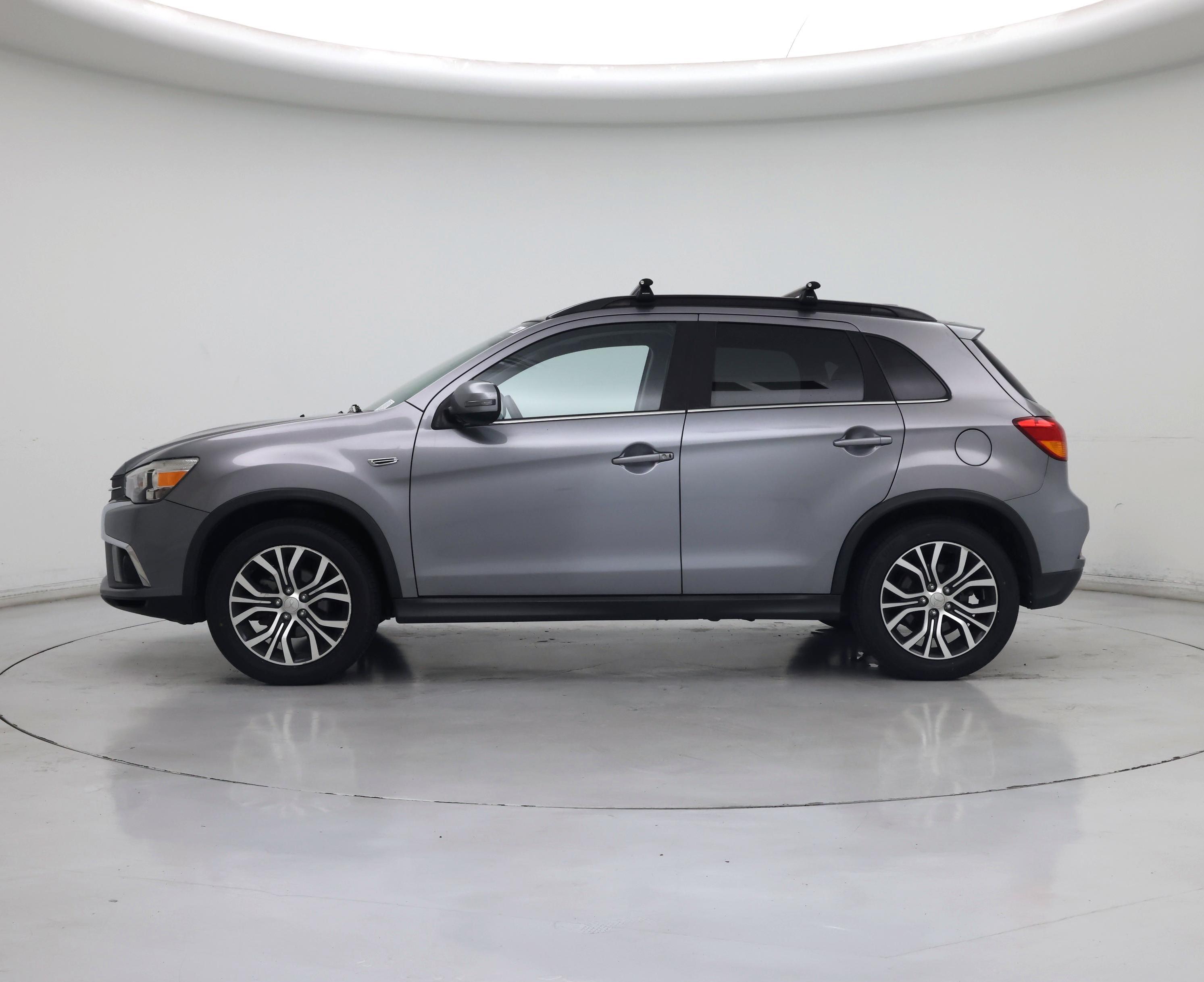 Thumbnail: 2018 Mitsubishi Outlander Sport - 3