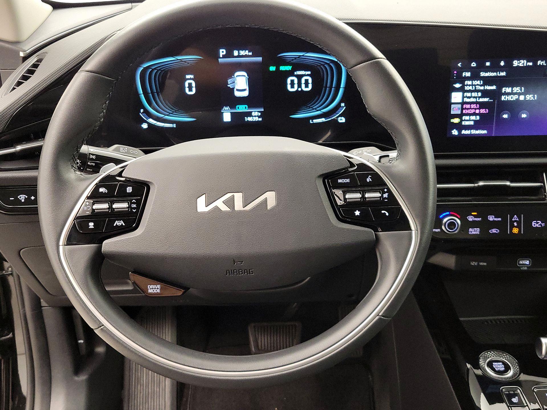 Thumbnail: 2023 Kia Niro - 10