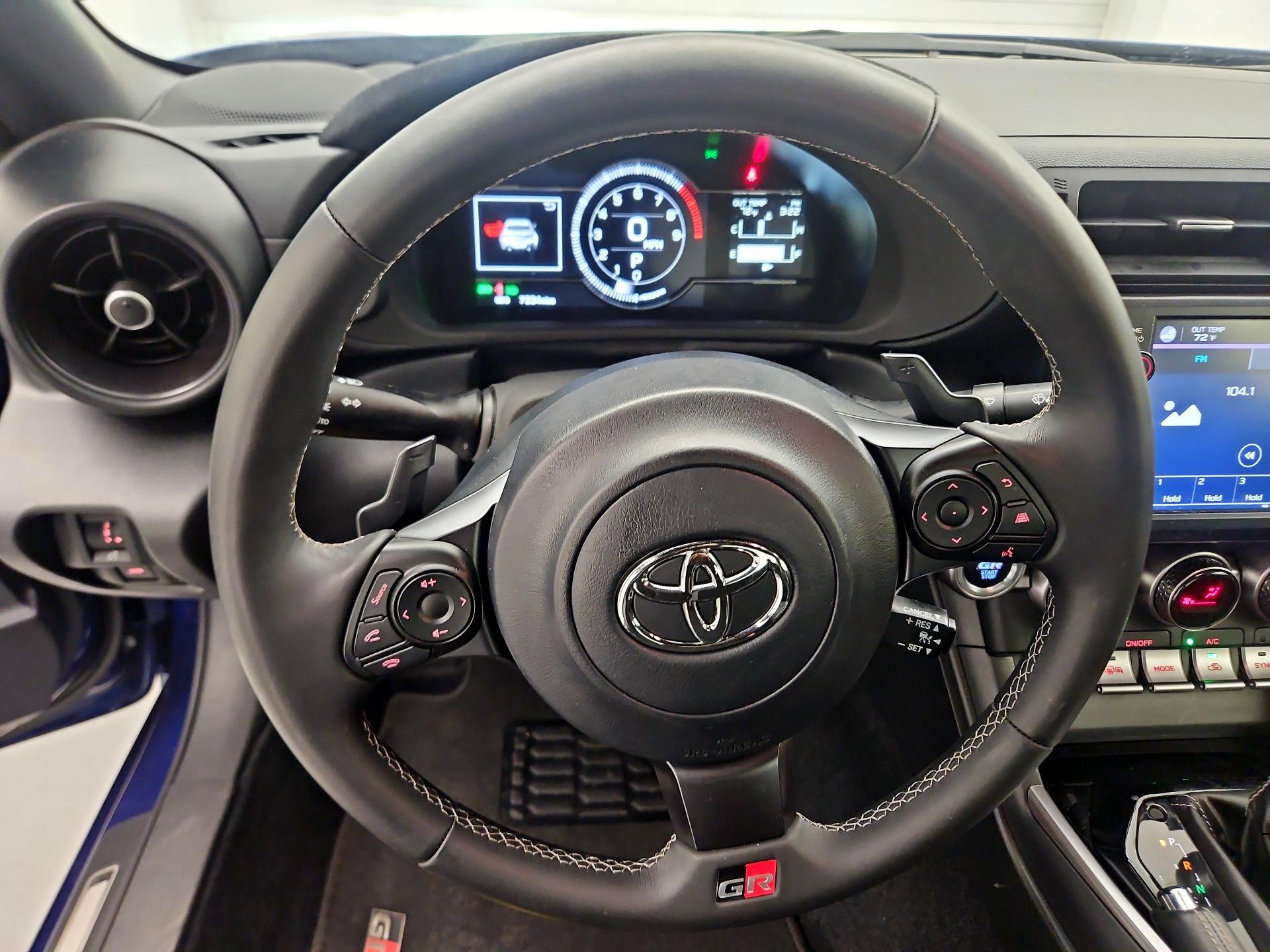 Thumbnail: 2025 Toyota GR86 - 10