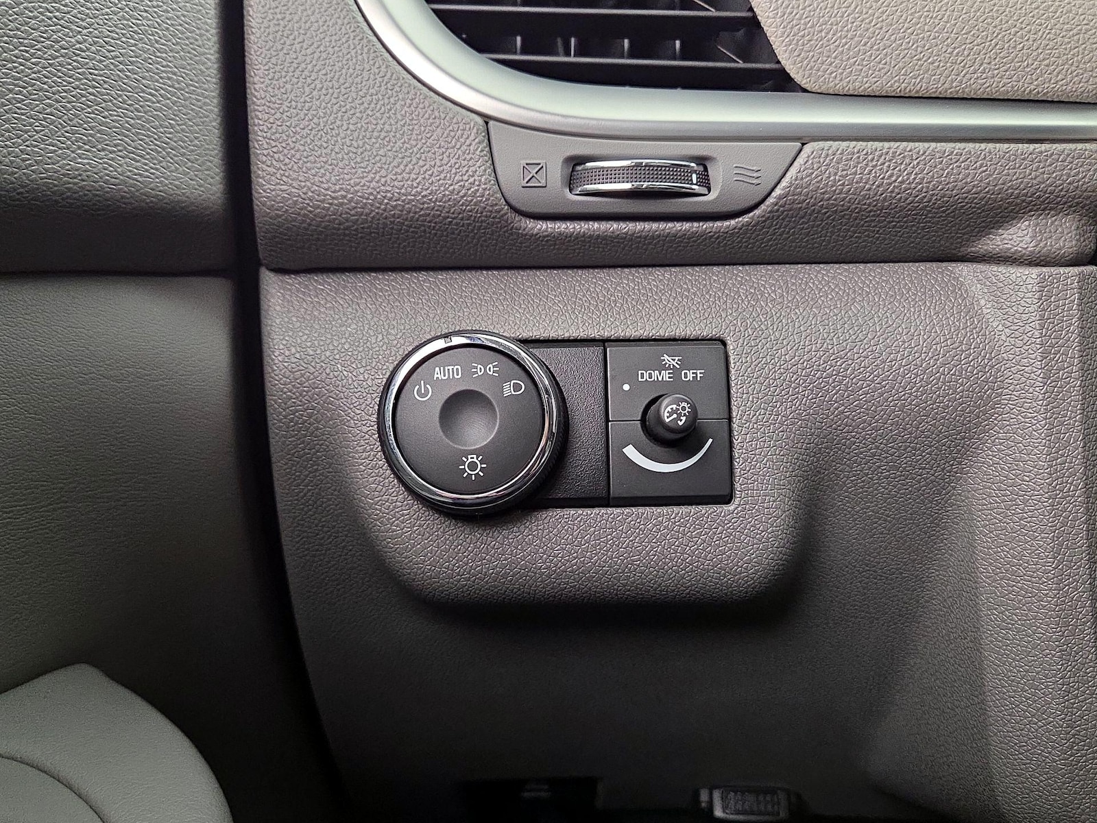 2014 Chevrolet Traverse LS - Photo 14