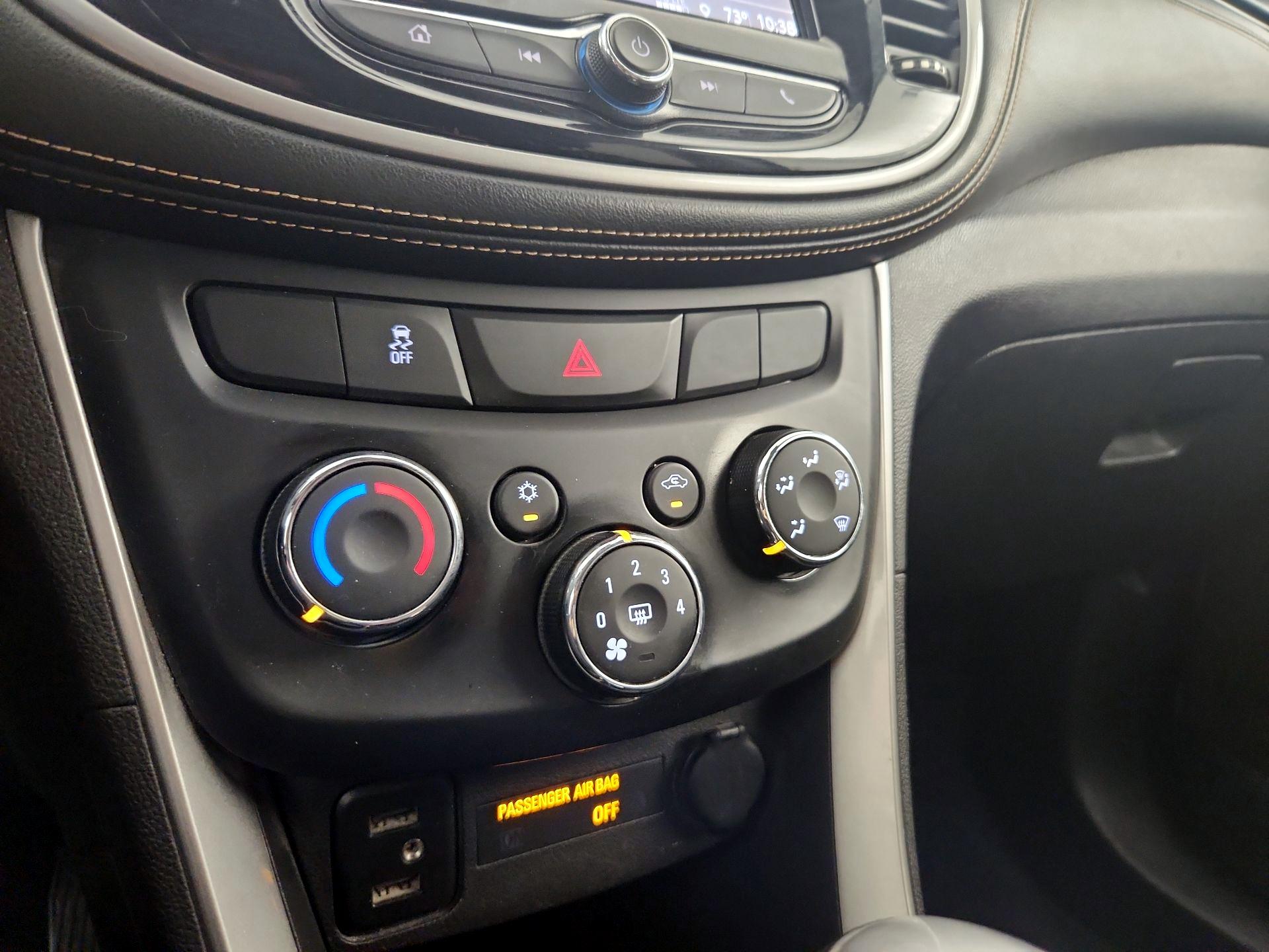 Thumbnail: 2018 Chevrolet Trax - 16