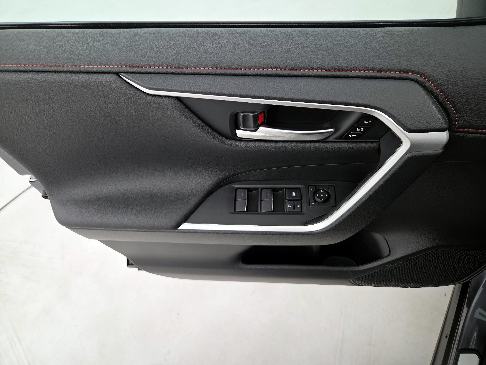Thumbnail: 2025 Toyota RAV4 - 12